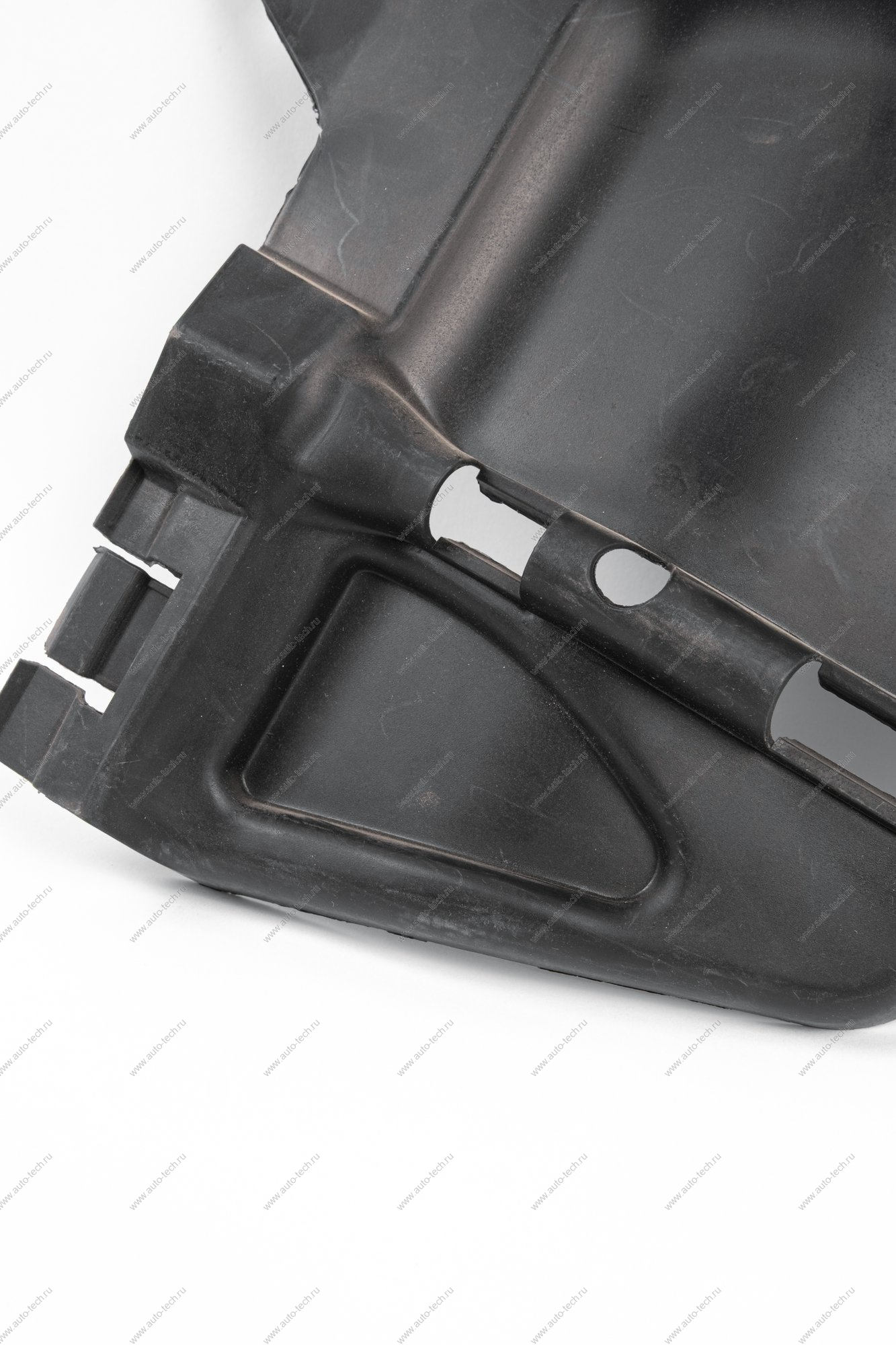 Щиток передней правой арки колеса боковой LADA Largus ( Полад) Lada LADA 6001549272