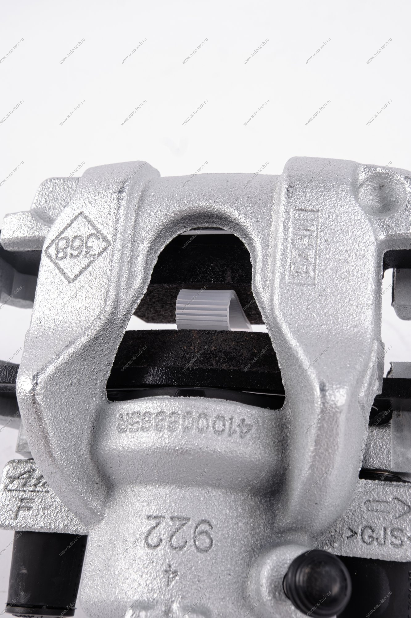 Суппорт передний правый (+2шт. тормозн. колодки 410602581R) Renault Logan II, Sandero II Renault RENAULT 410016069R