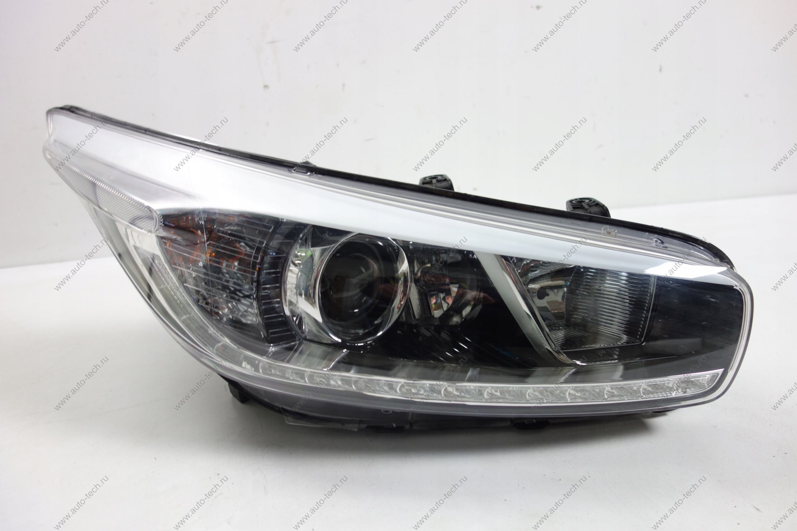 Фара передняя с дхо правая Kia Ceed 2012-2018 Jorden Jorden JH03-CED12-001DR