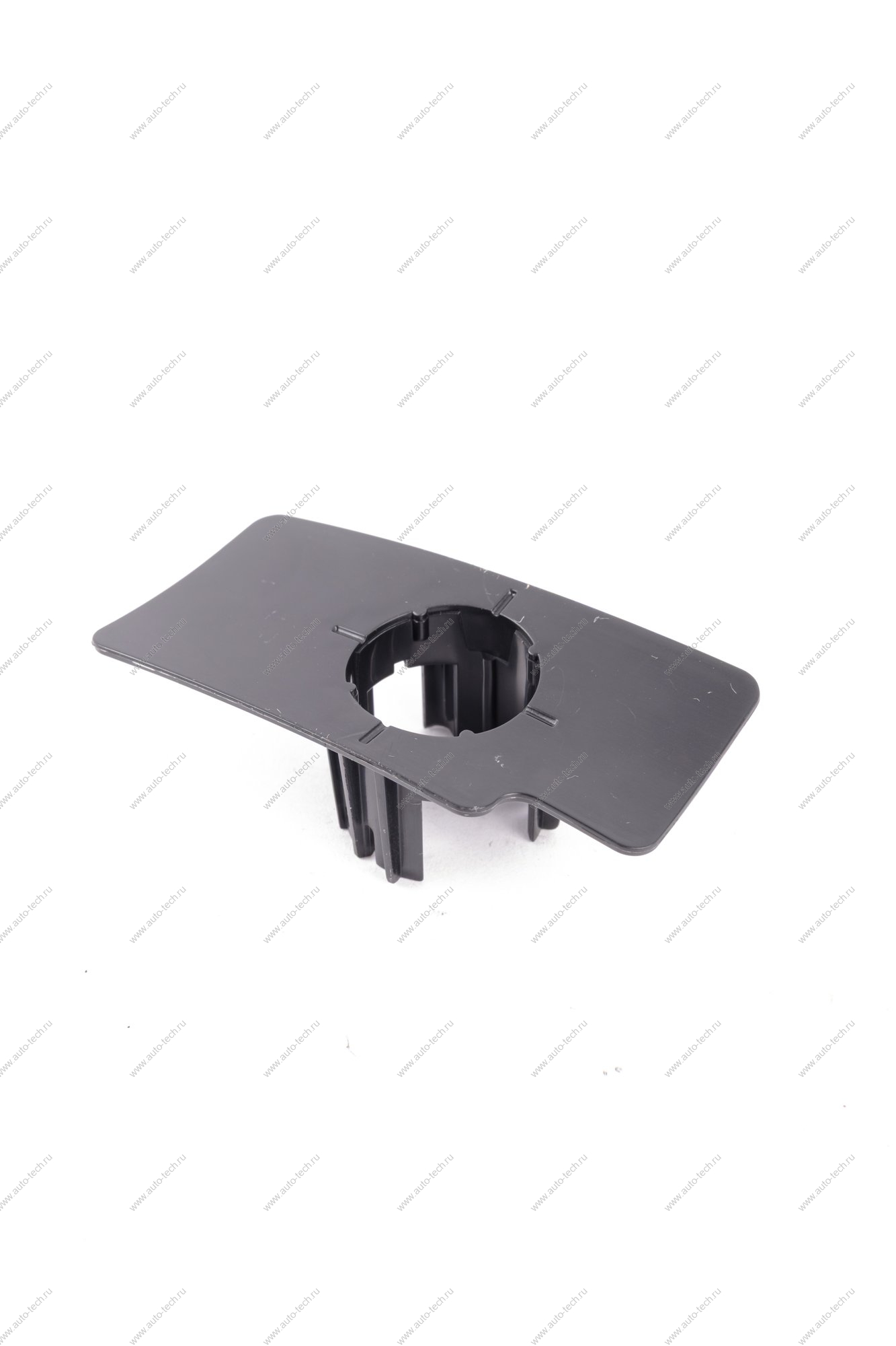 Держатель датчика системы парковки задний центральный правый LADA Vesta FL Lada LADA 8450041233