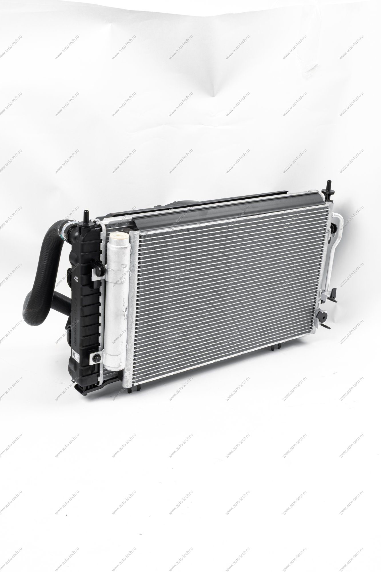 Радиатор охлаждения ВАЗ-2190/Datsun 2015- + рад.конд. с 1 эл. вент.и патрубками МКПП н/о в сборе Lada LADA 8450110795