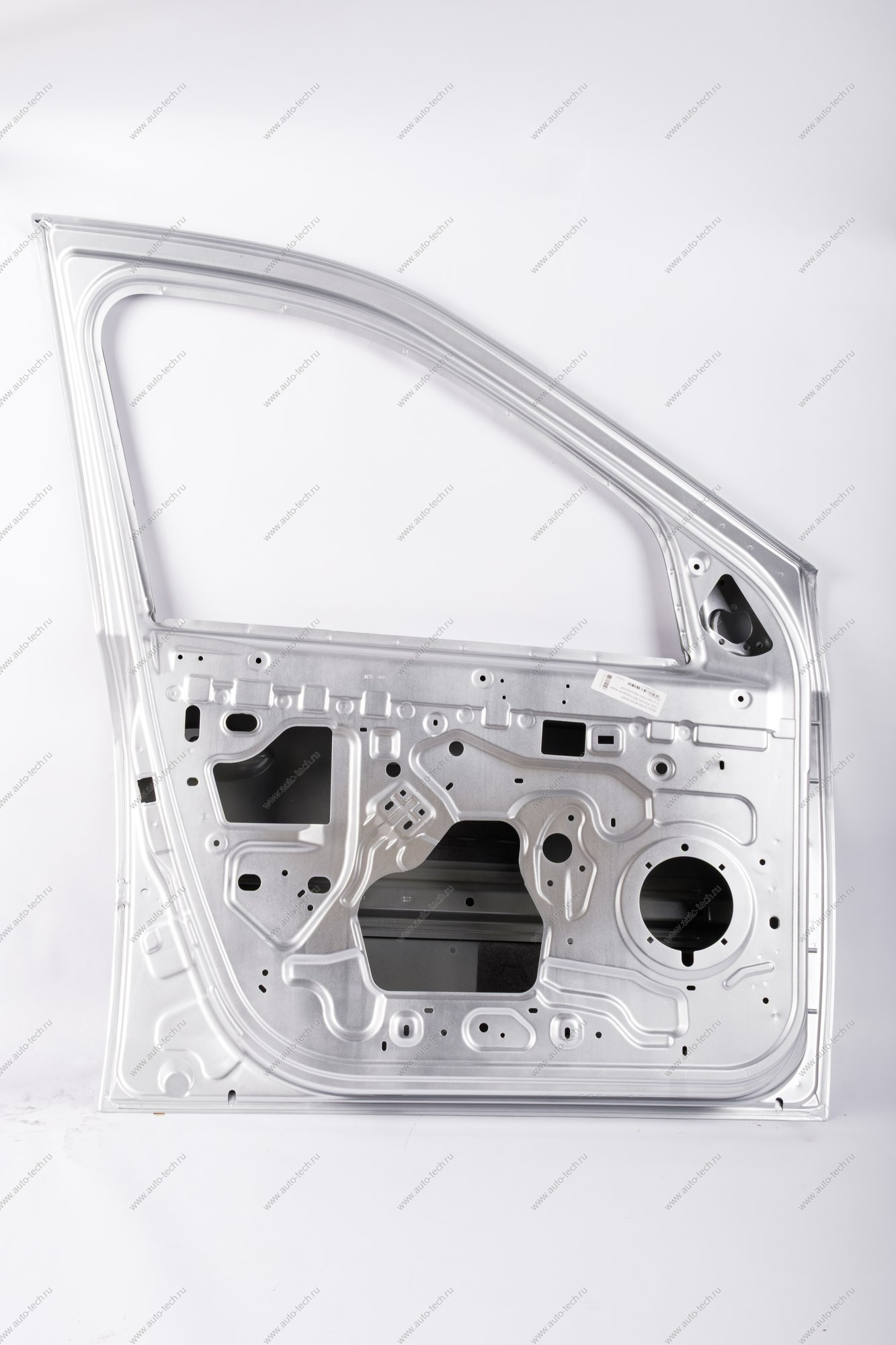 Дверь передняя левая LADA Largus/Лада Ларгус крашеная (с отв. под молдинг) 691 Платина (Серебристый Lada LADA 801013696R-691