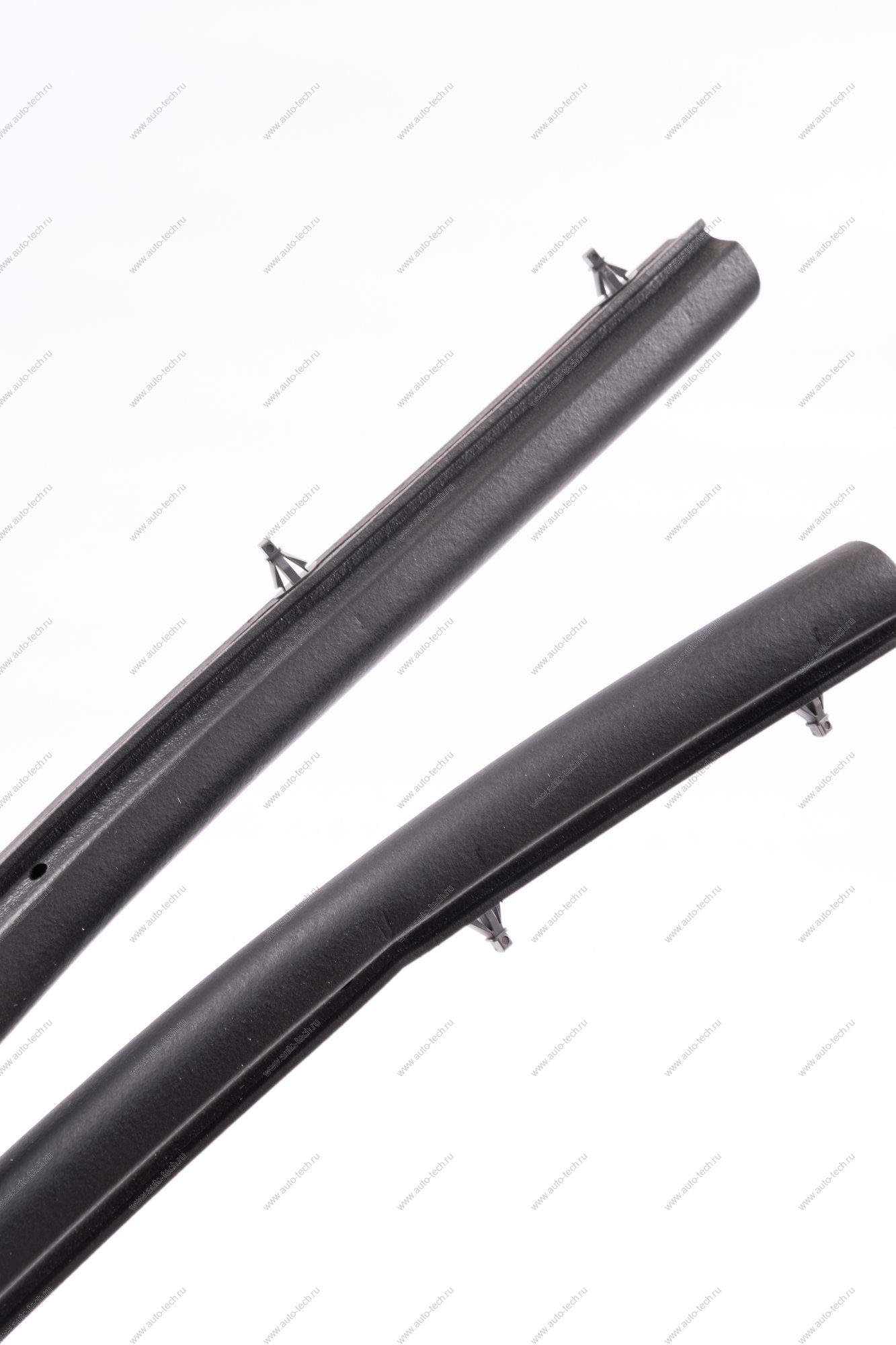 Уплотнитель LADA Vesta/Веста капота передний Lada LADA 8450030992