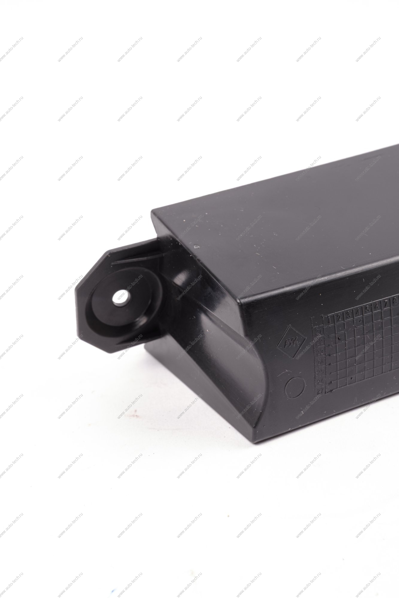 Элемент RENAULT Logan/Рено Логан заднего бампера правый 2014- Renault RENAULT 850925322R