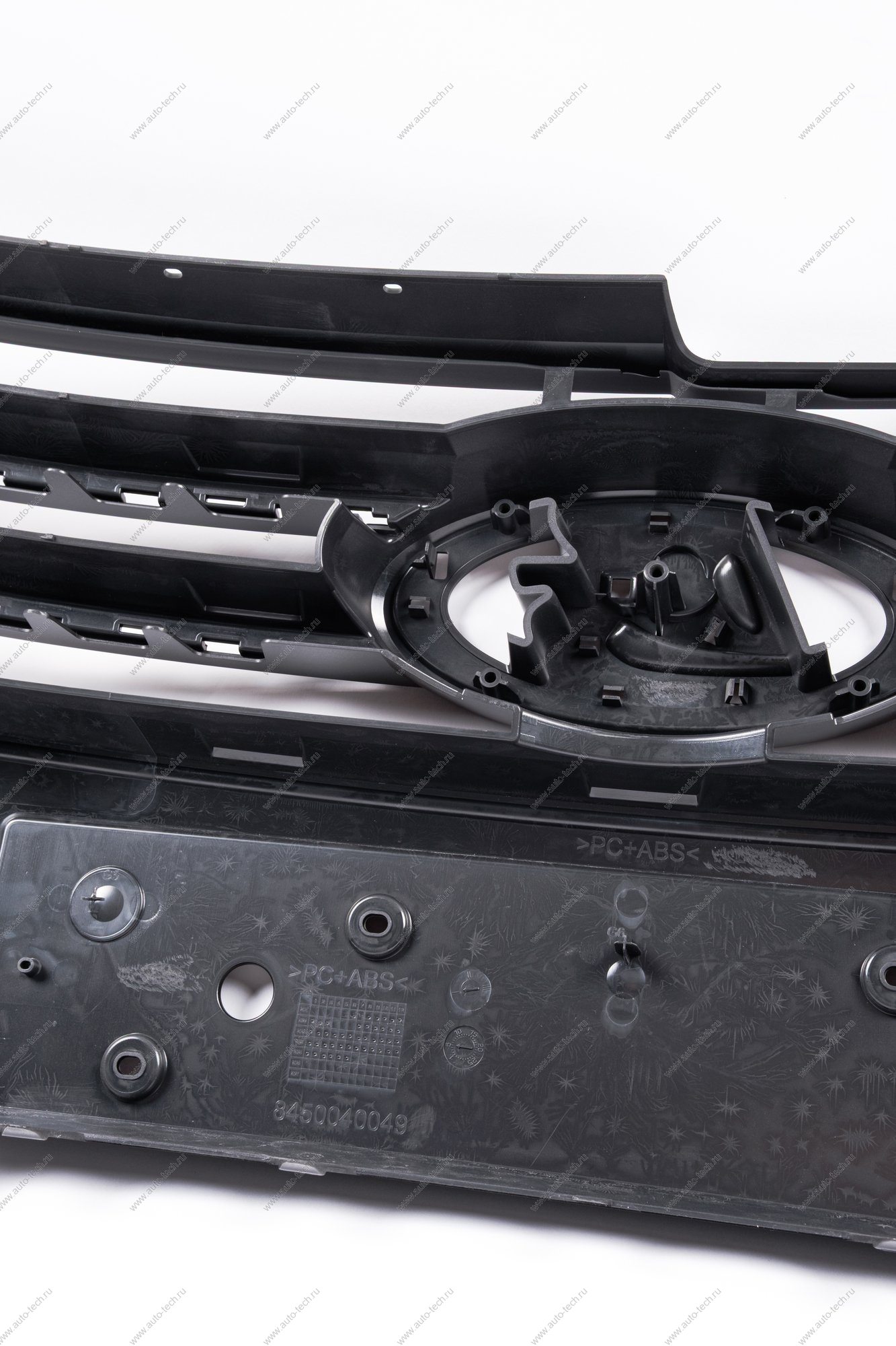 Решетка LADA Vesta NG радиатора средняя (черный лак) (Сызрань) Lada LADA 8450042841