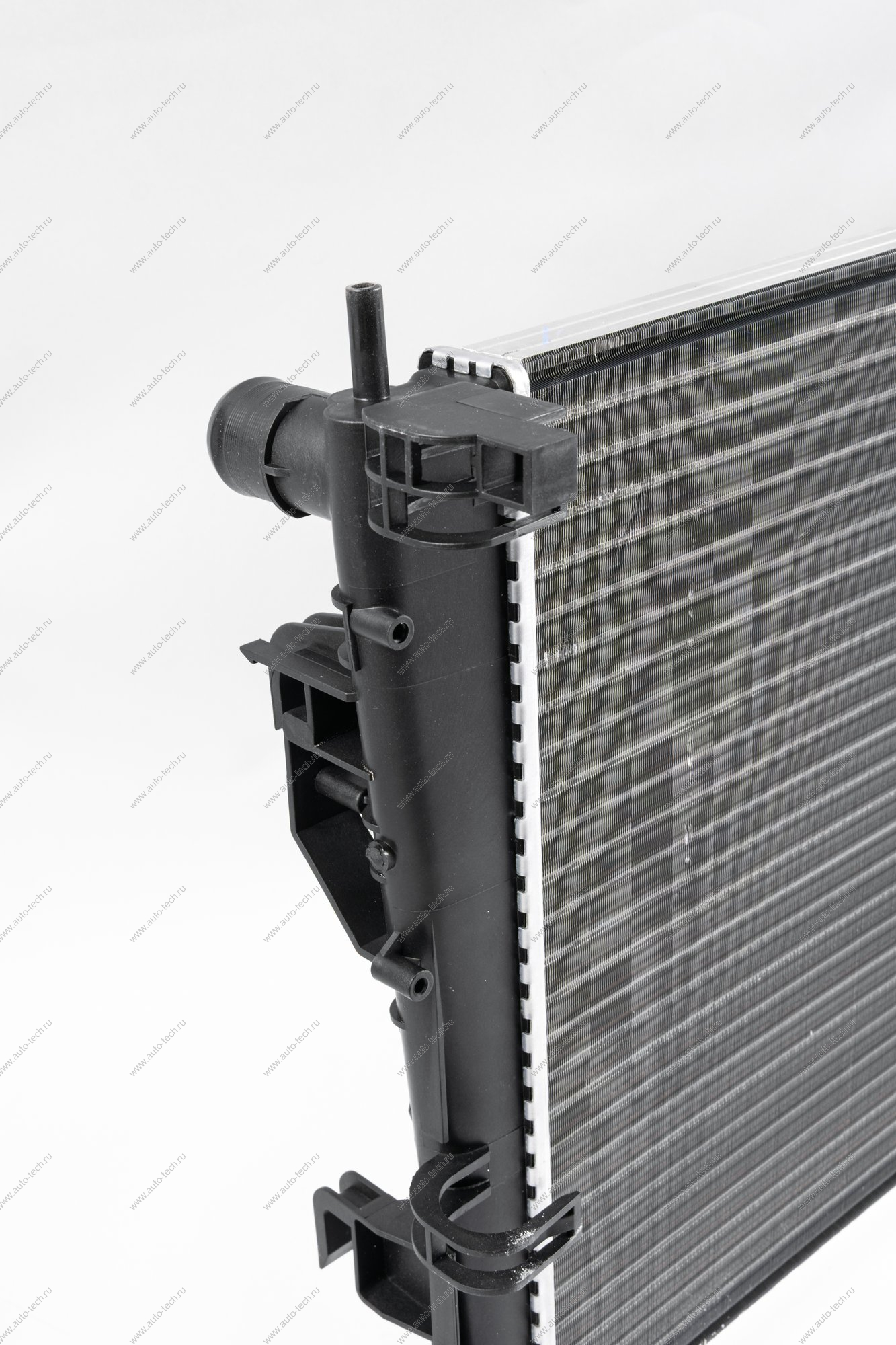 Радиатор охлаждения RENAULT Duster/Рено Дастер 2015- Renault RENAULT 214108042R