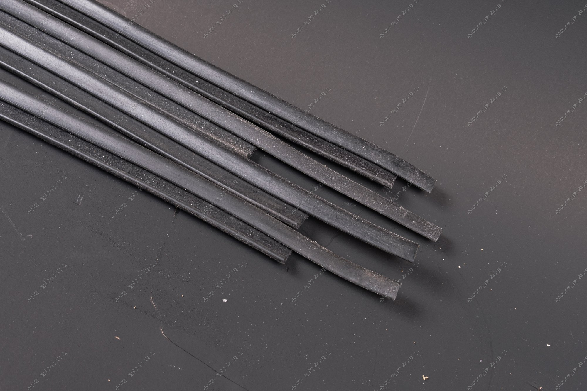 Бархотка стекла дверей ВАЗ-1118/2190 передних и задних наружняя ( на резиновой основе) к-т VEPA VEPA 11186103200VEPA