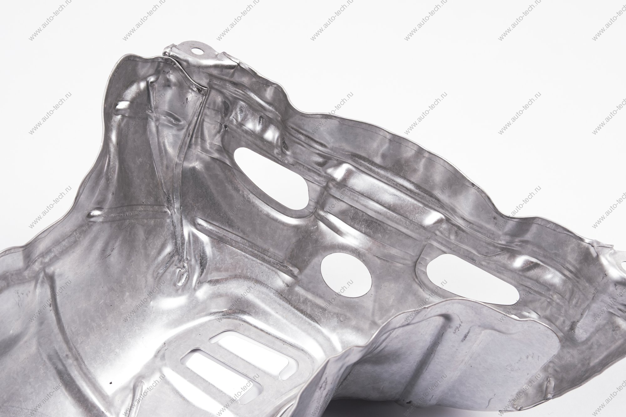 Экран термоизоляционный выпускного коллектора LADA Largus Renault RENAULT 298539845R