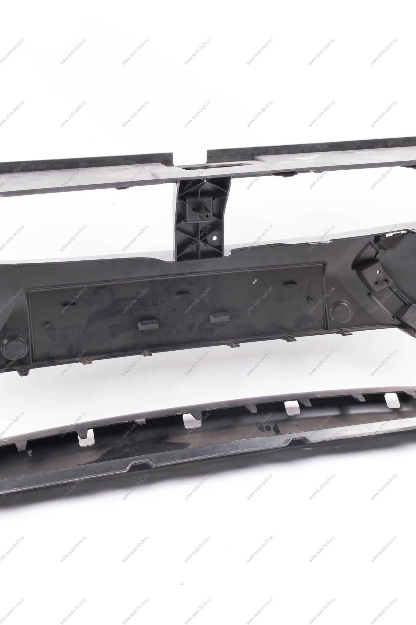 Бампер передний с отверстиями под накладки , с крышкой окна под буксирную проушину (под покраску) LADA Largus Cross (FL) NEW Lada LADA 8460012754