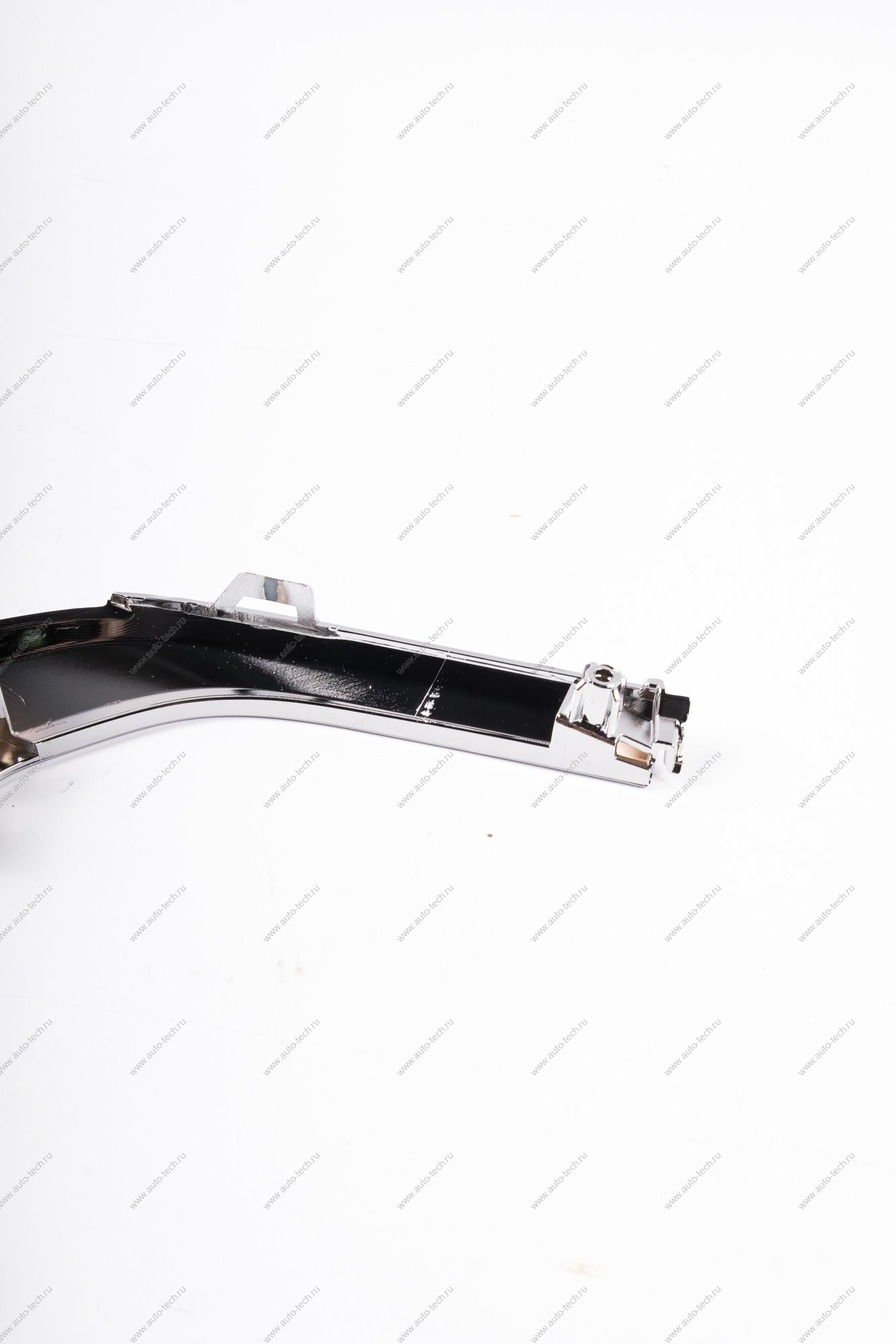 Молдинг переднего бампера нижний левый хром LADA Xray Cross (СЭД) Lada LADA 8450021098