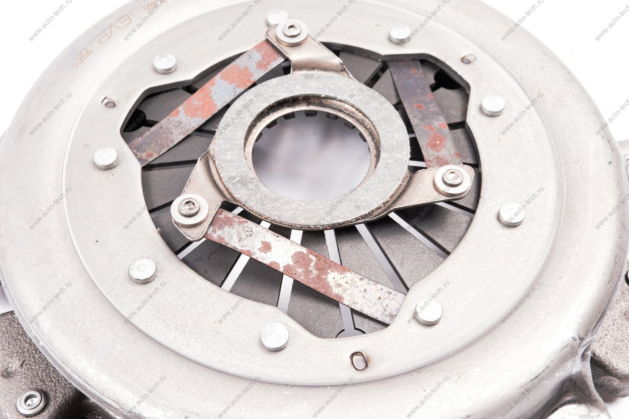 Комплект сцепления (корзина, диск, подшипник выжимной) ВАЗ-21213 дв.1,7 (фирм. упак. LADA) Lada LADA 21213160100000