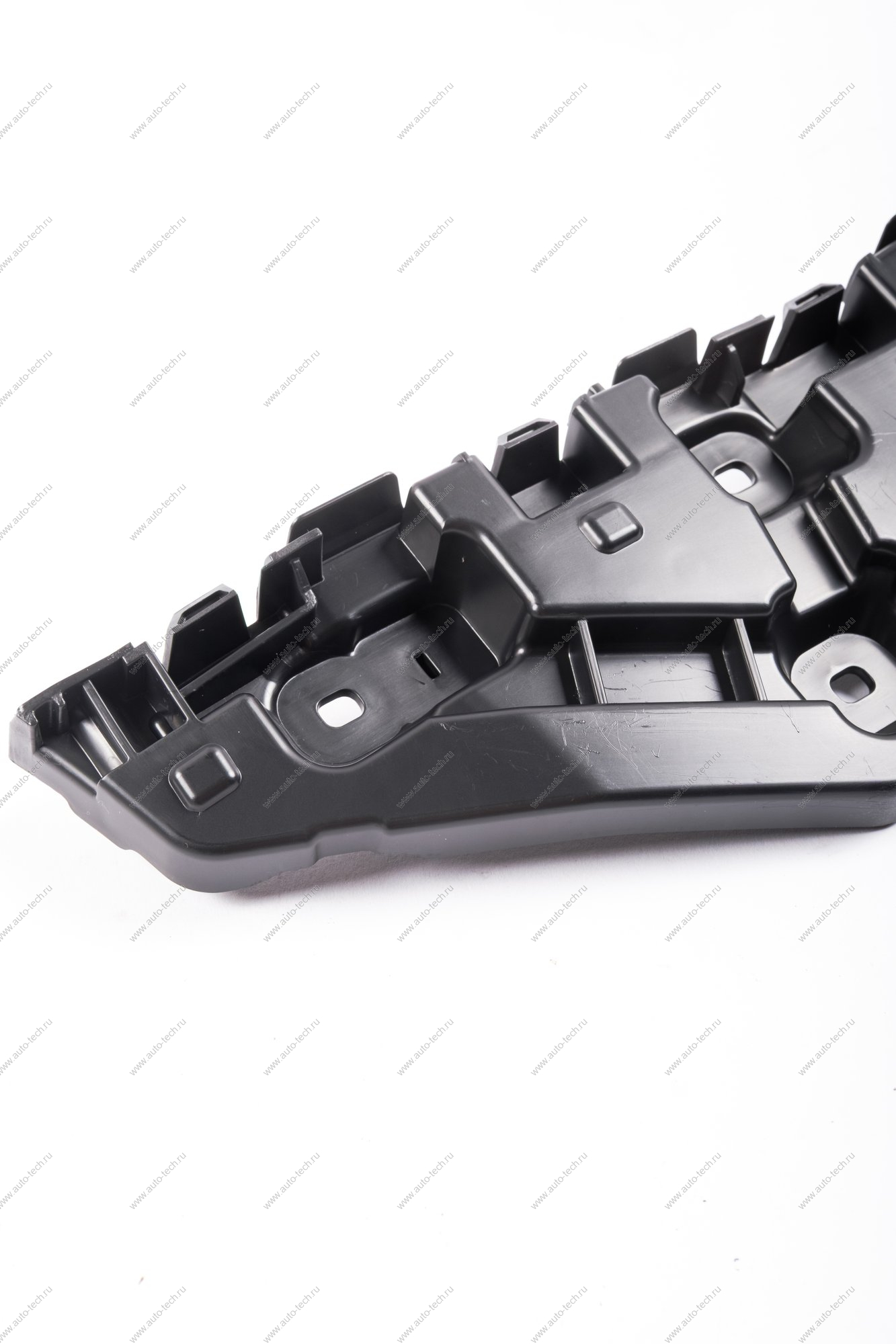 Кронштейн переднего бампера передний правый (нужны заклепки 4шт 7703072424) LADA XRAY Lada LADA 622223196R