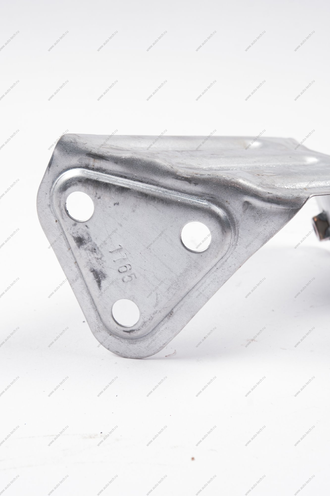 Кронштейн крепления переднего крыла и бампера правый LADA Vesta/Веста Lada LADA 8450008187