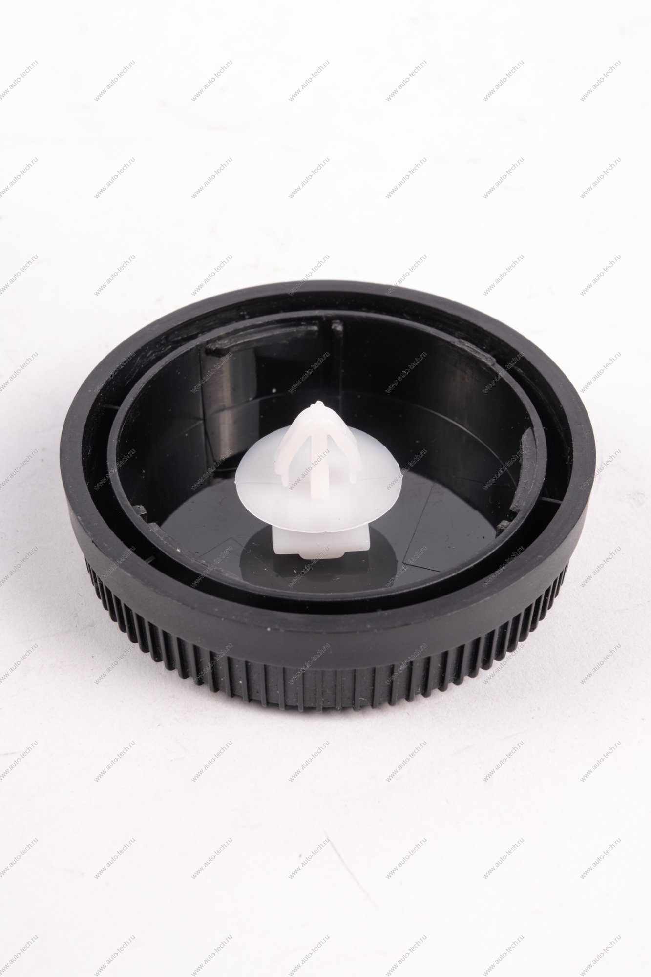 Пистон ВАЗ-2123 крепления молдинга, обтекателя порога н/о Lada LADA 21230821233000