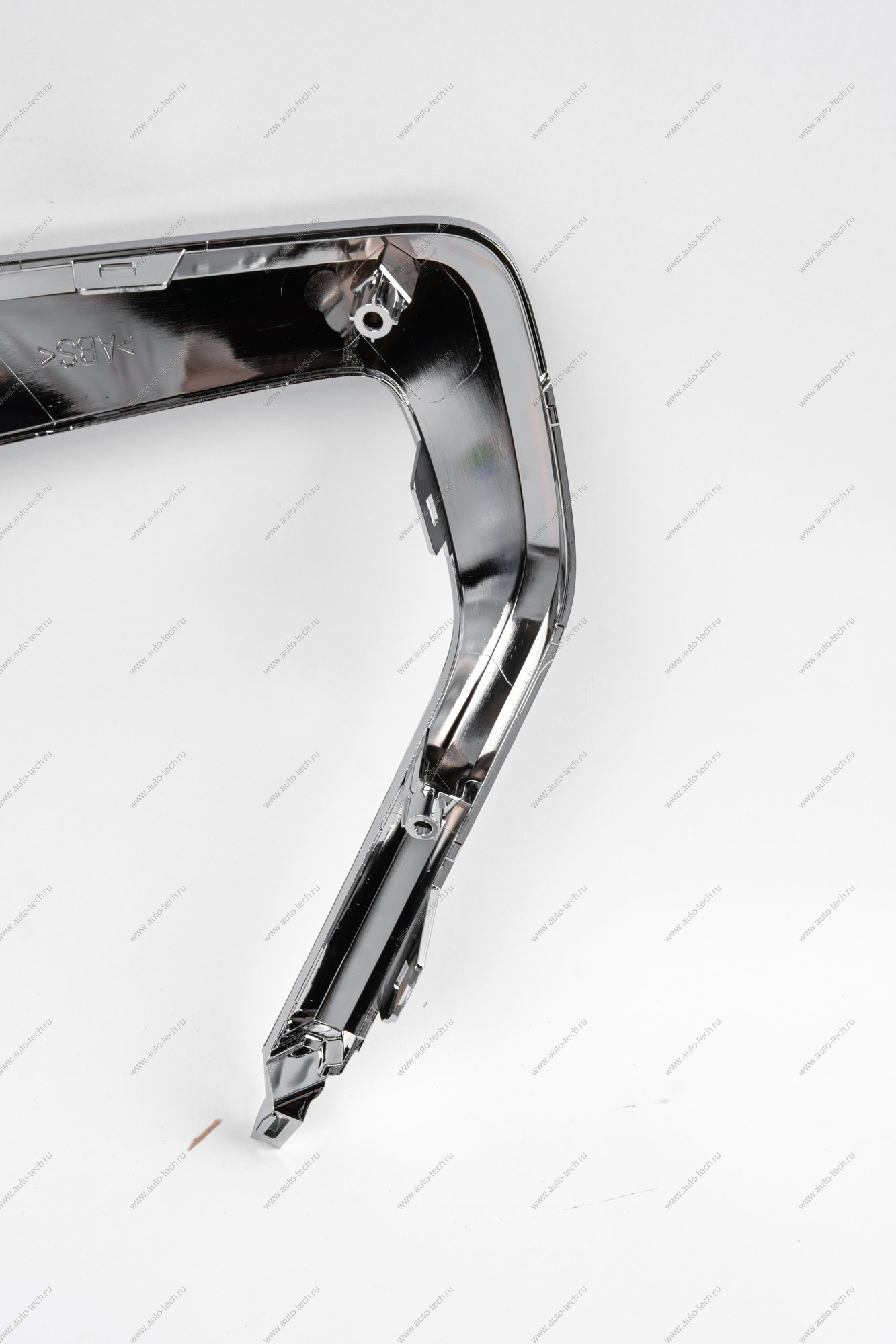 Молдинг переднего бампера нижний правый (хром) LADA Vesta FL Россия Россия 8450040052