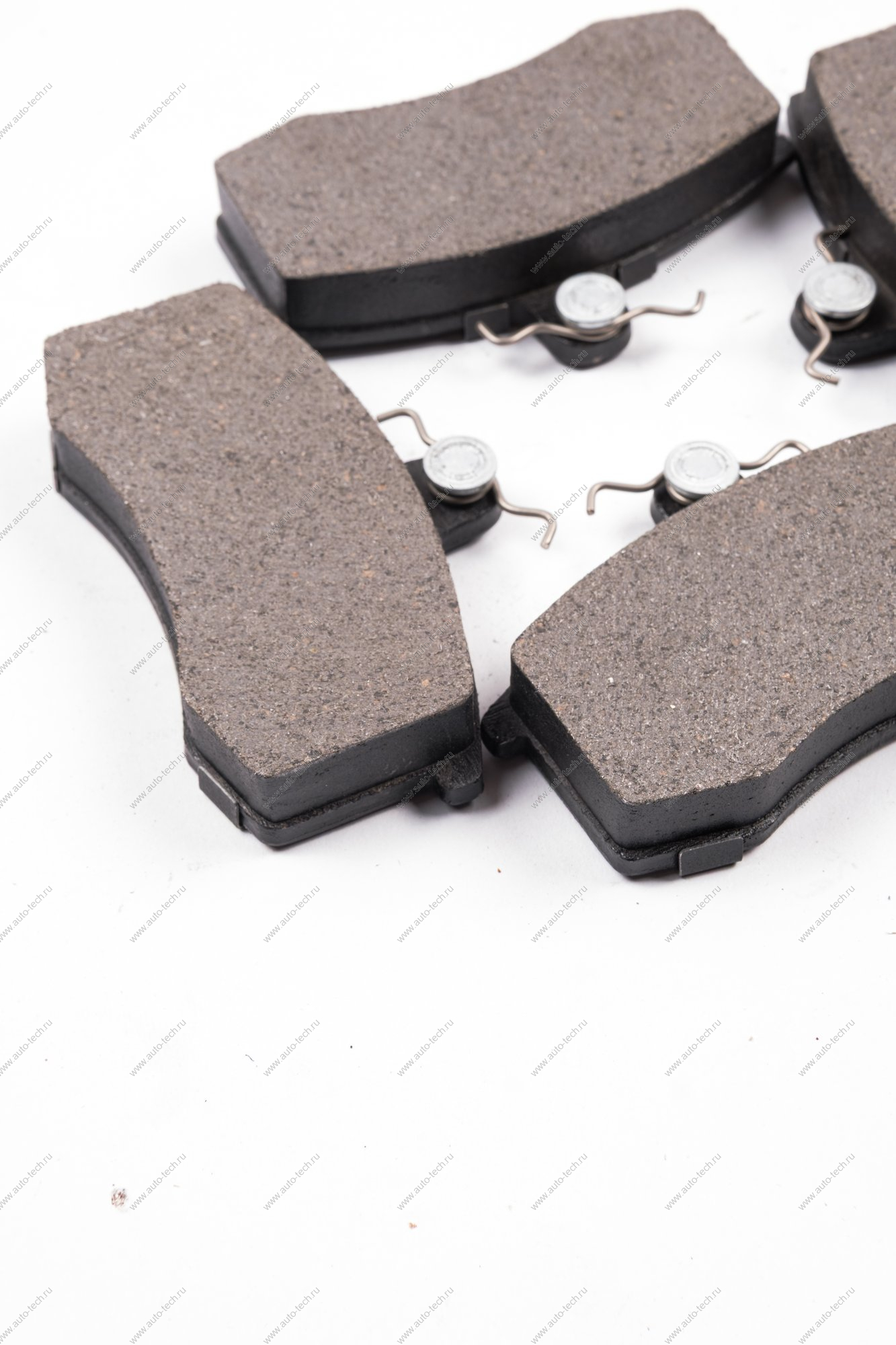 Комплект передних тормозных колодок с противошумной пластиной (ТИИР299 (комп 4шт) Lada LADA 21920350180083