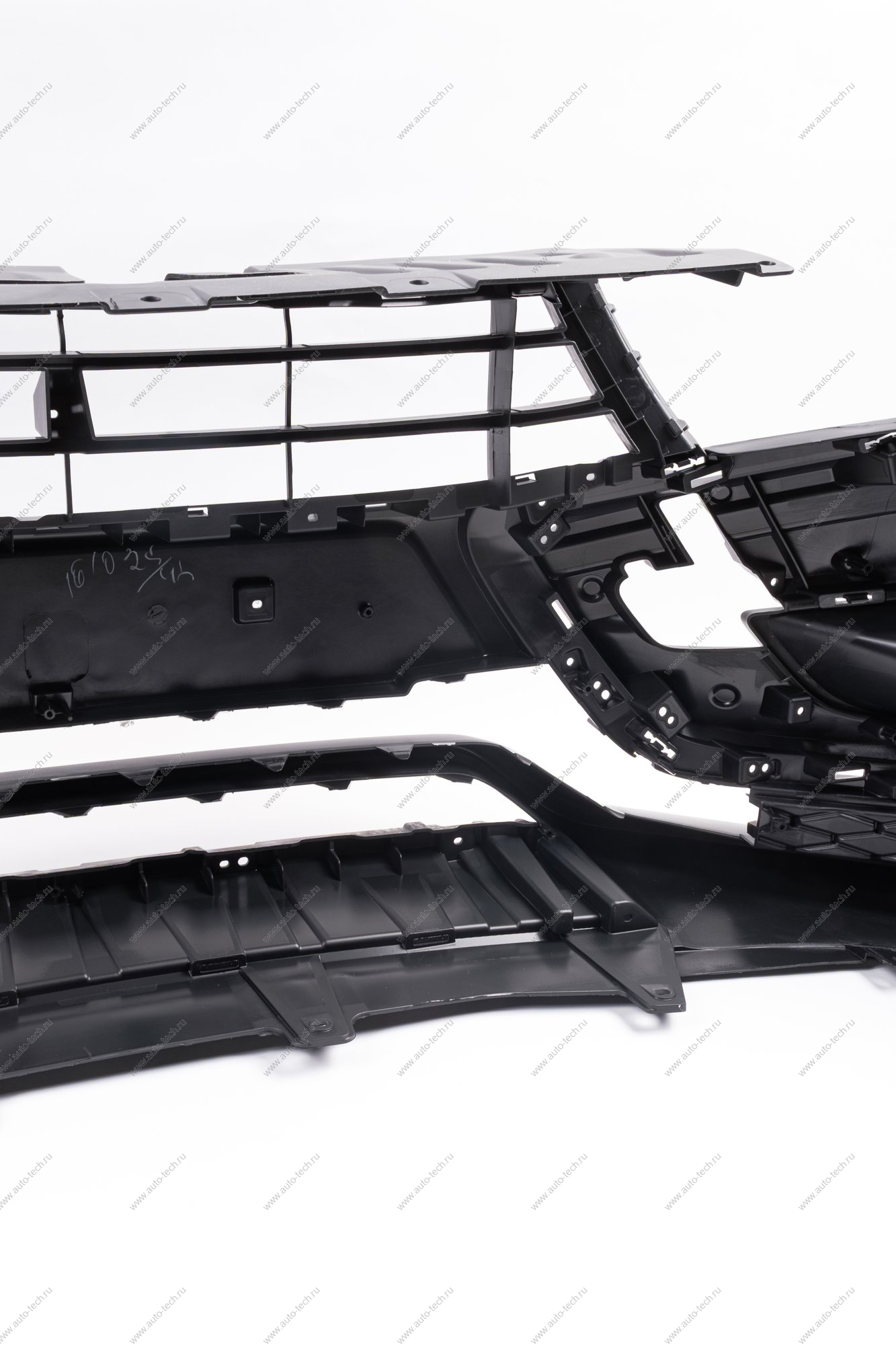 Бампер Lada Vesta SW Cross/Cross седан передний (шагрень) Lada LADA 8450033685