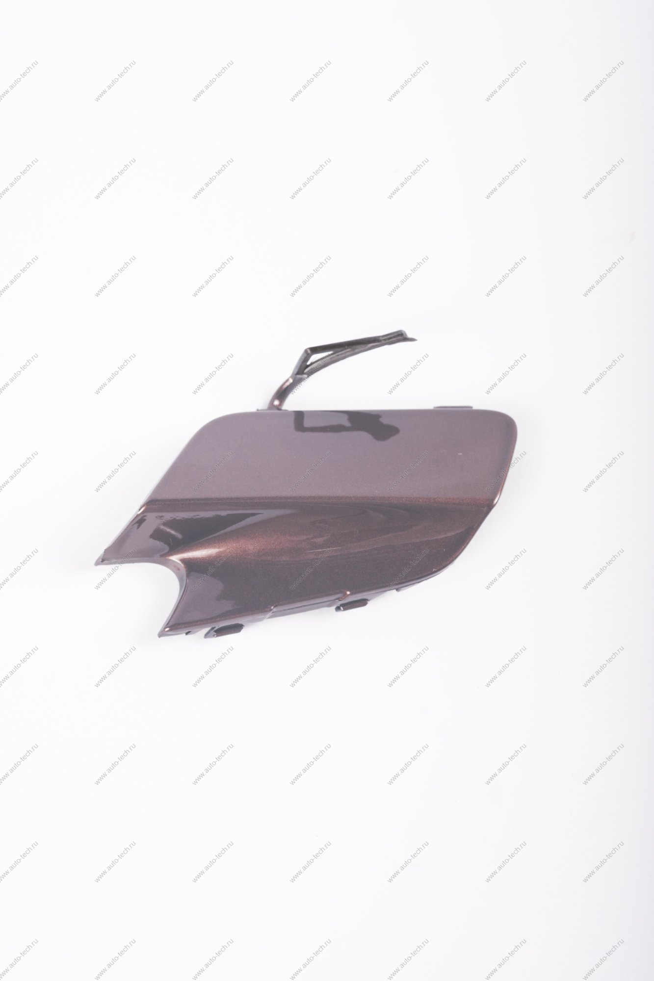 Крышка окна под переднюю буксирную проушину Lada Vesta SW Cross крашенная 496 Фантом (серо-голубой) Lada LADA 8450031005-496