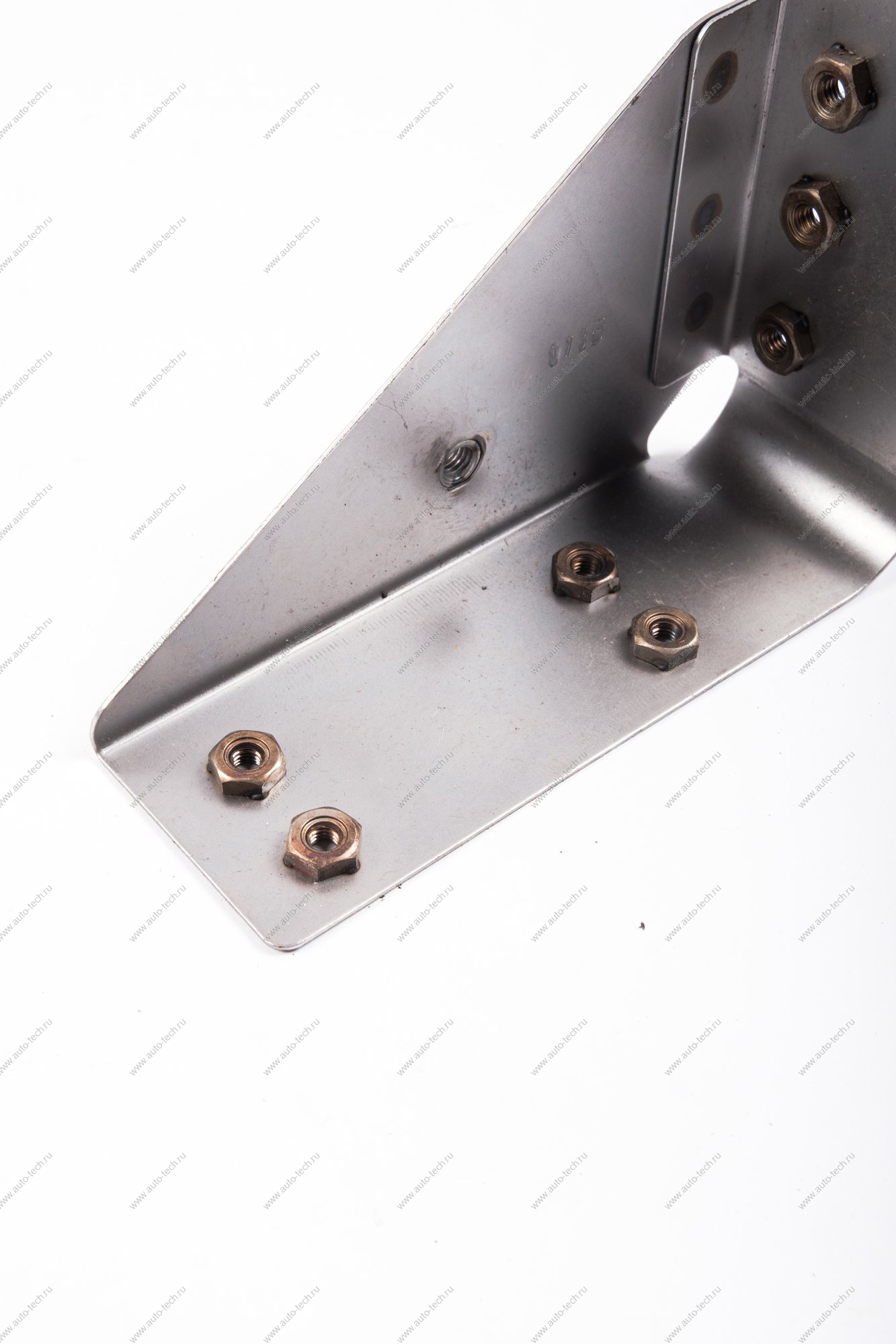 Кронштейн LADA NIVA TRAVEL переднего бампера боковой левый Lada LADA 21230280303380