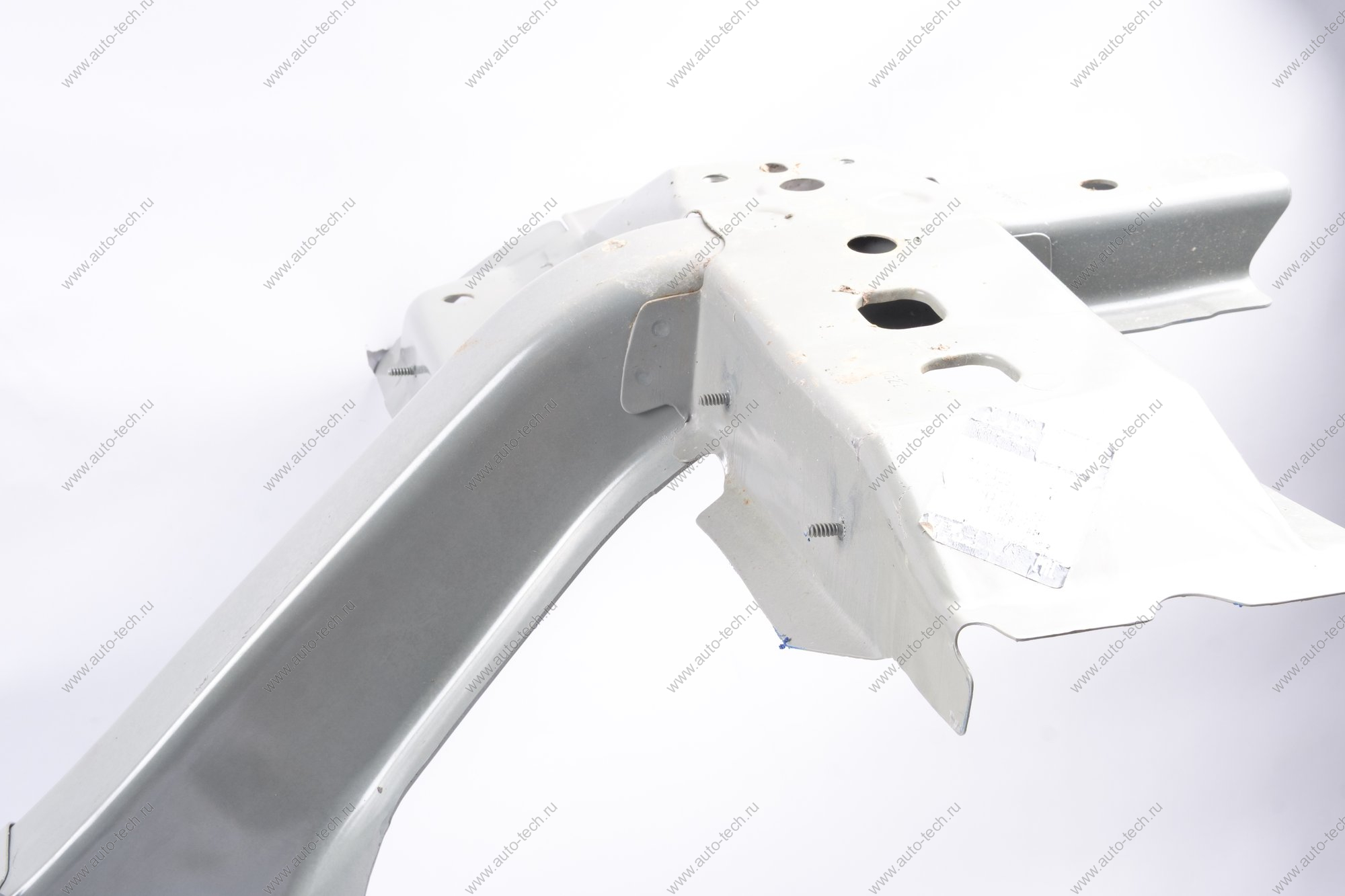 Брызговик с лонжероном правый в сборе с чашкой LADA Largus (FL) NEW Lada LADA 8450013073