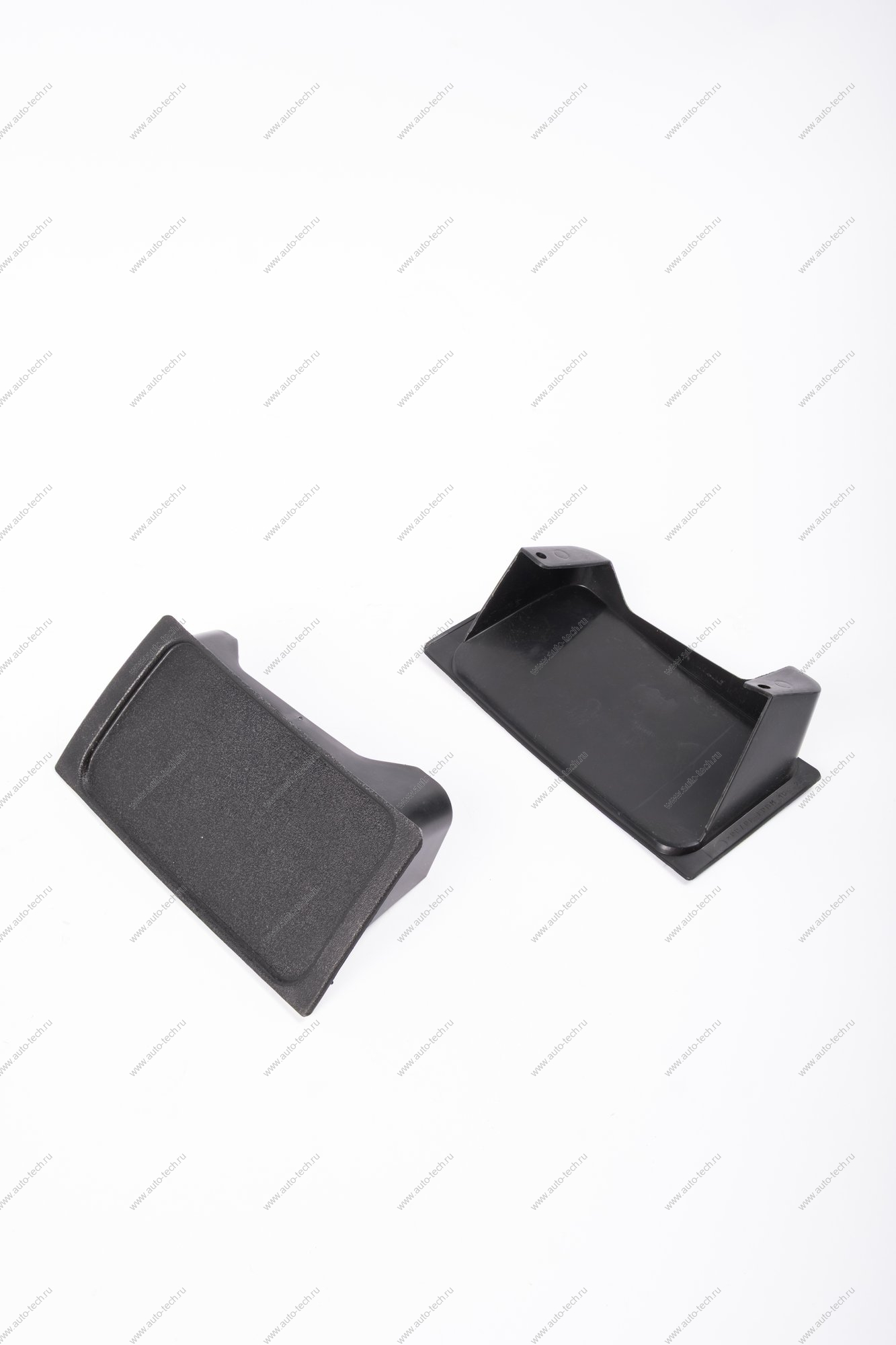 Заглушка противотуманной фары ВАЗ-2110 правая+левая к-т Lada LADA 21110-2803102+03