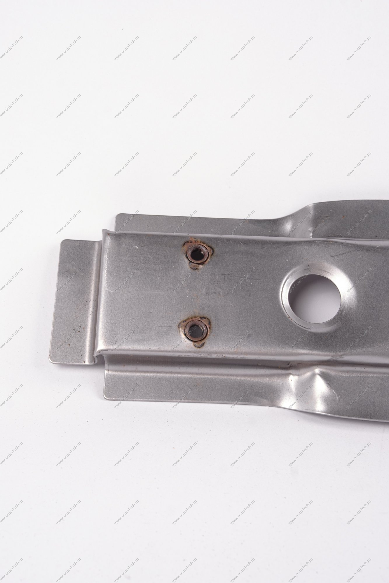 Кр-н переднего сидения передний (поперечина под шпильки) ВАЗ-2110 (усиленный) Kamaz KAMAZ 21100510100063