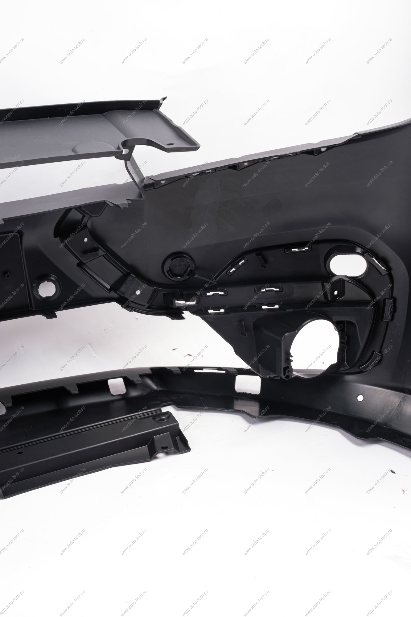 Бампер передний с отверстиями под накладки , с крышкой окна под буксирную проушину (под покраску) LADA Largus Cross (FL) NEW Lada LADA 8450109701