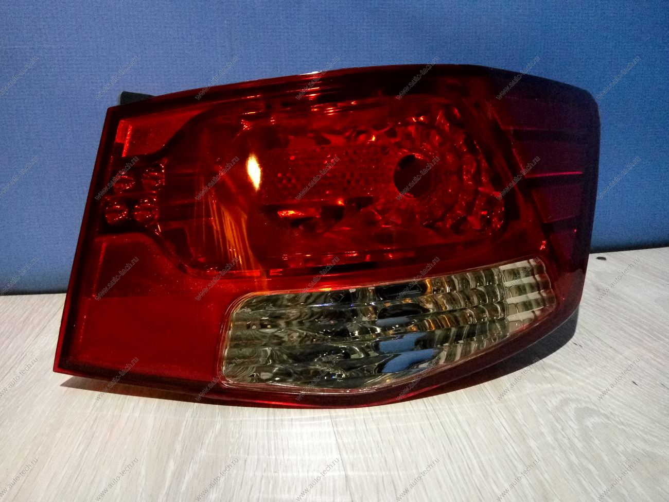 Фонарь правый внешний Kia Cerato 2009-2012 ATEK ATEK 24123322