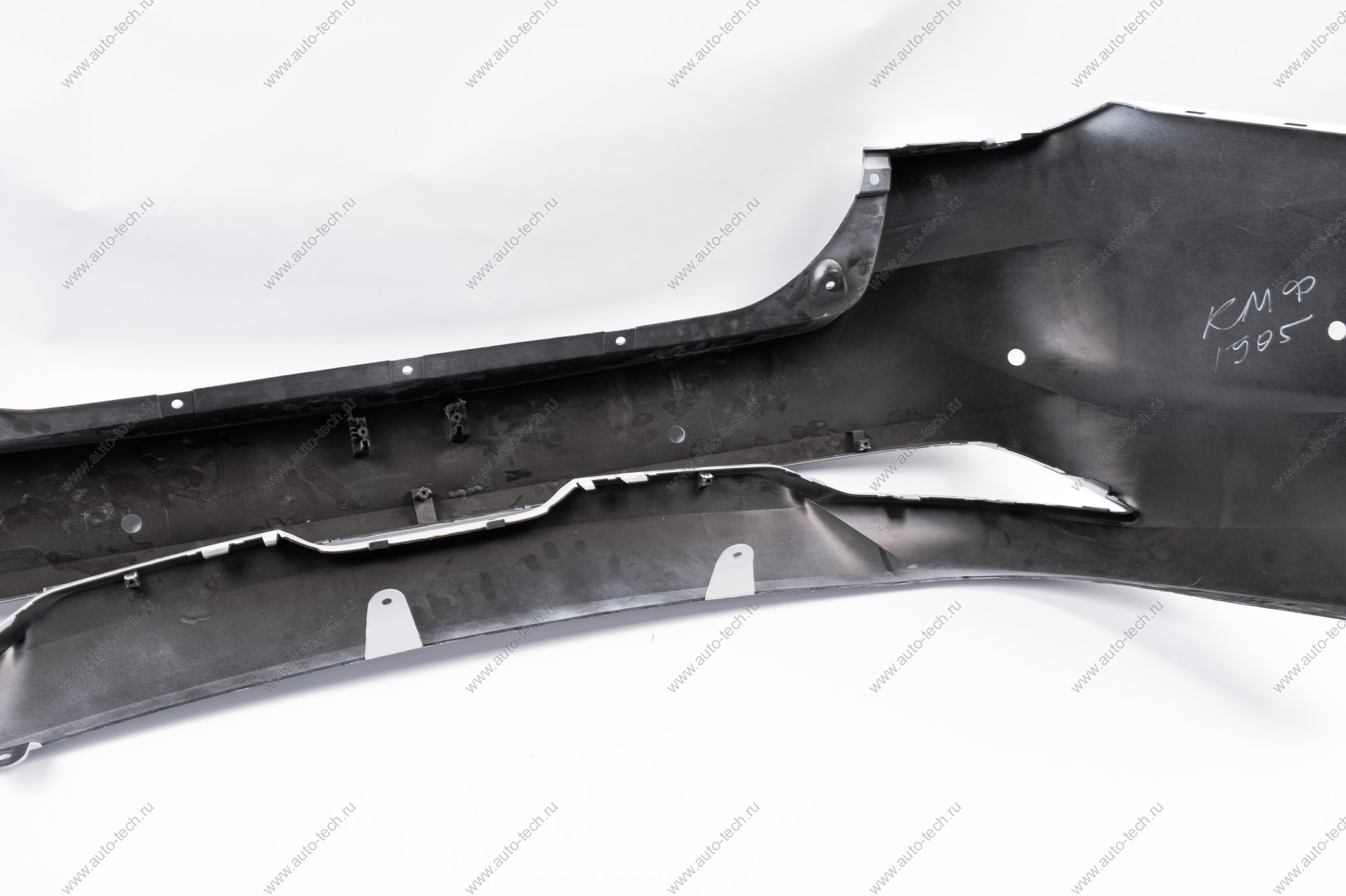 Бампер задний с 6 отверстиями под датчики системы парковки в цвет 221 Ледниковый (белый) LADA Vesta FL Lada LADA 8460008781-221