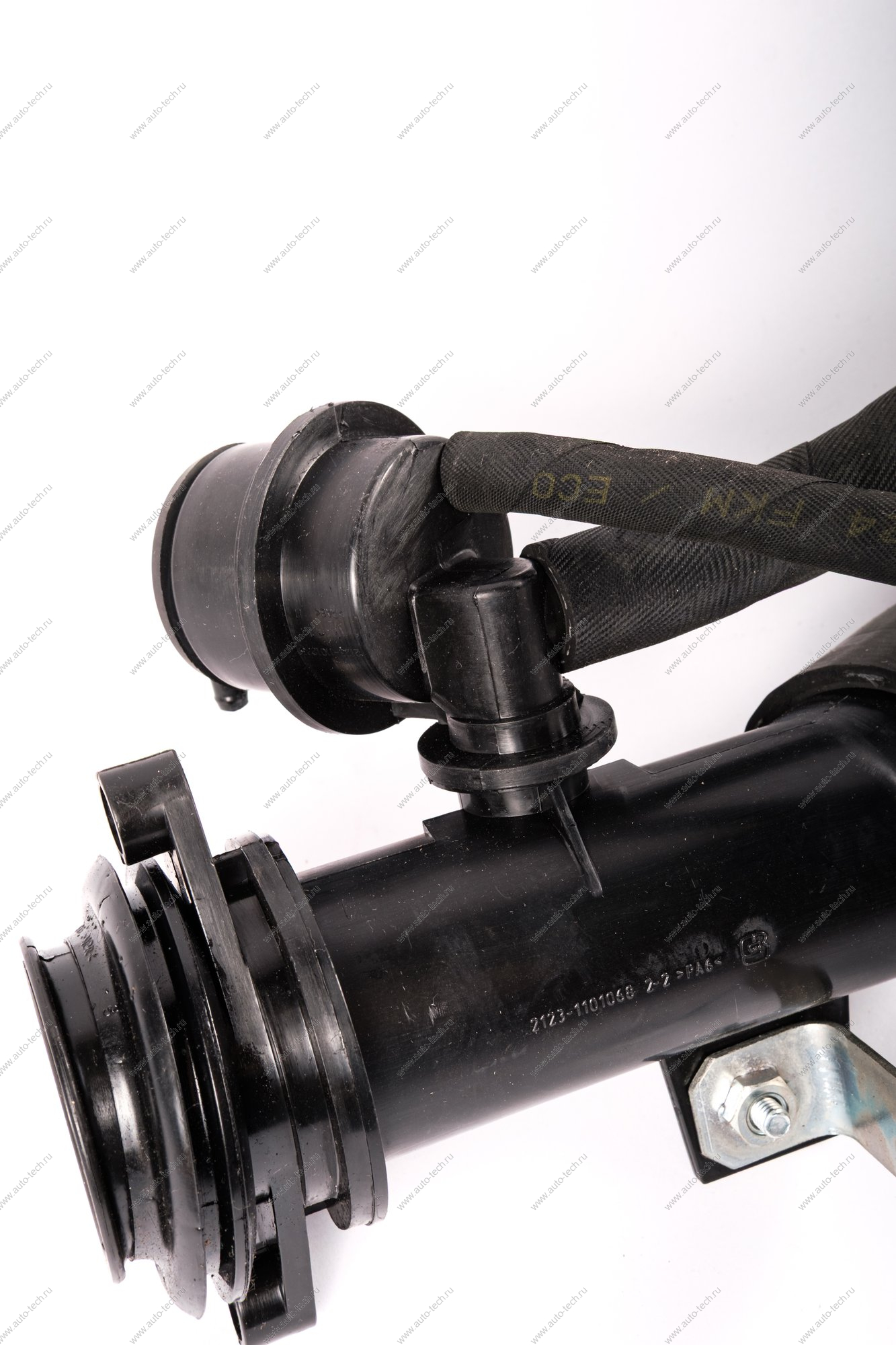 Труба наливная с гравитационным клапаном в сборе ВАЗ-2123 Lada LADA 21230110105400