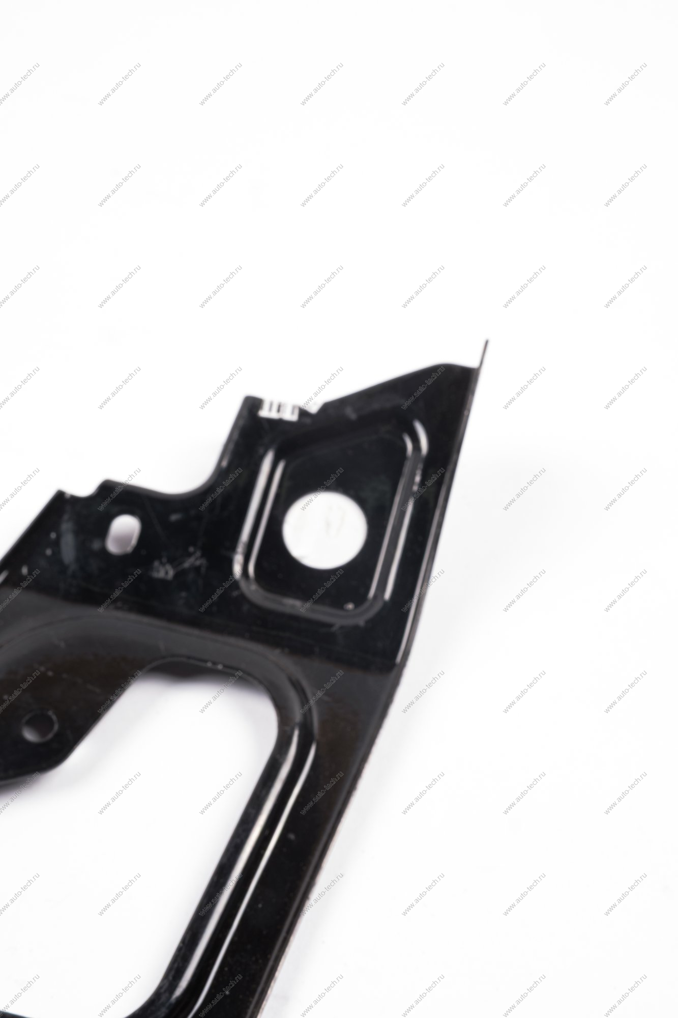 Кр-н ВАЗ-2114 решетки радиатора внутренний правый грунт Lada LADA 21140840117600