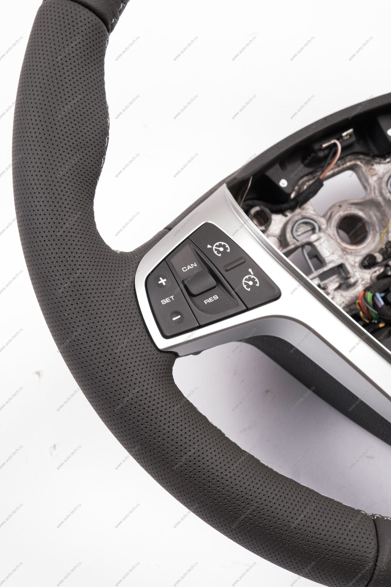 Колесо рулевое с блоками управления аудио-системой, круиз-контролем и обогревом Lada Vesta NG Lada LADA 8450033926