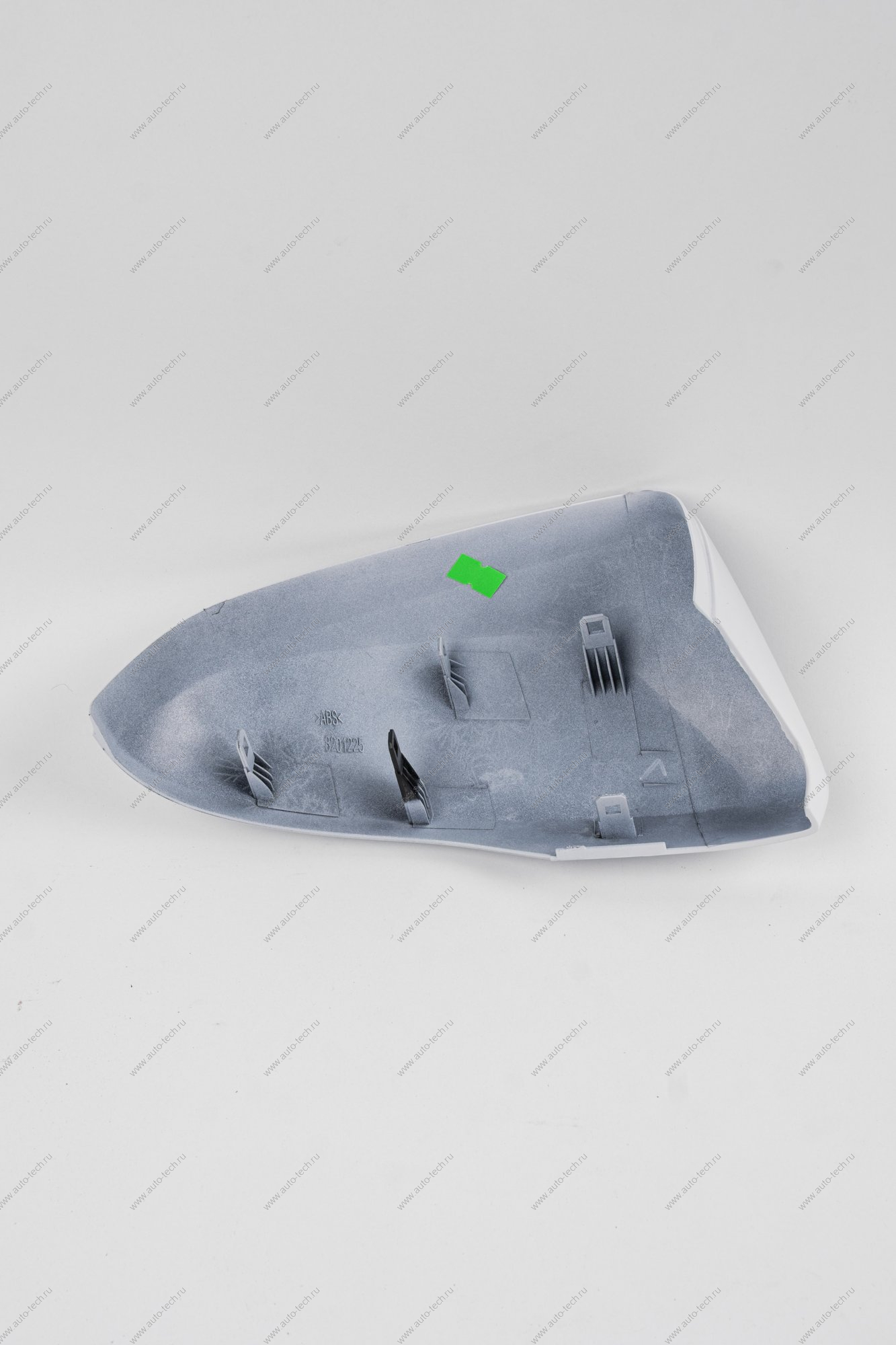 Накладка зеркала левого в Цвет 221 Ледниковый (белый) LADA Vesta MIRR MIRR 8450030231-221 накладка