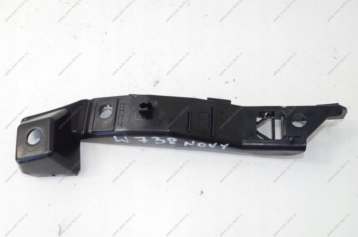 Кронштейн переднего бампера правый Kia Ceed 2007-2011 KIA HYUNDAI Hyundai/KIA 865141H500