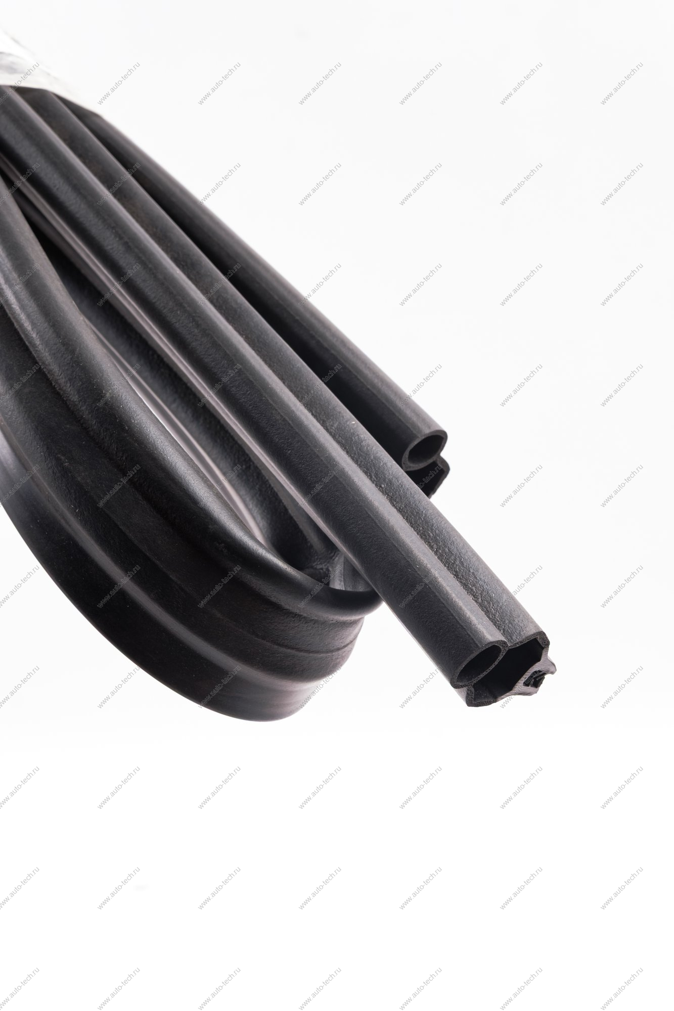 Уплотнитель LADA Vesta/Веста капота задний Lada LADA 8450031989