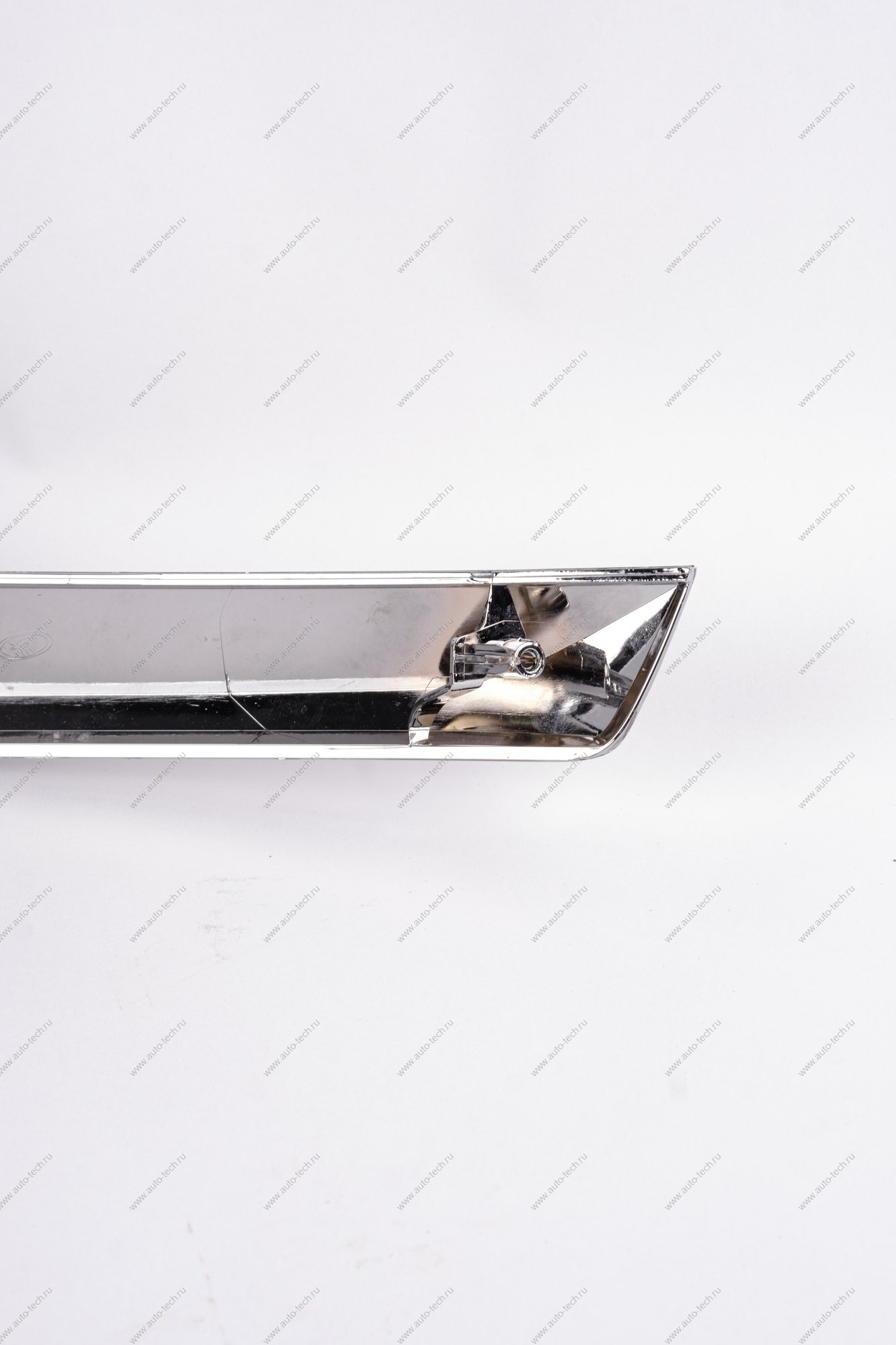 Молдинг переднего бампера нижний правый (хром) LADA Vesta FL Lada LADA 8450040052