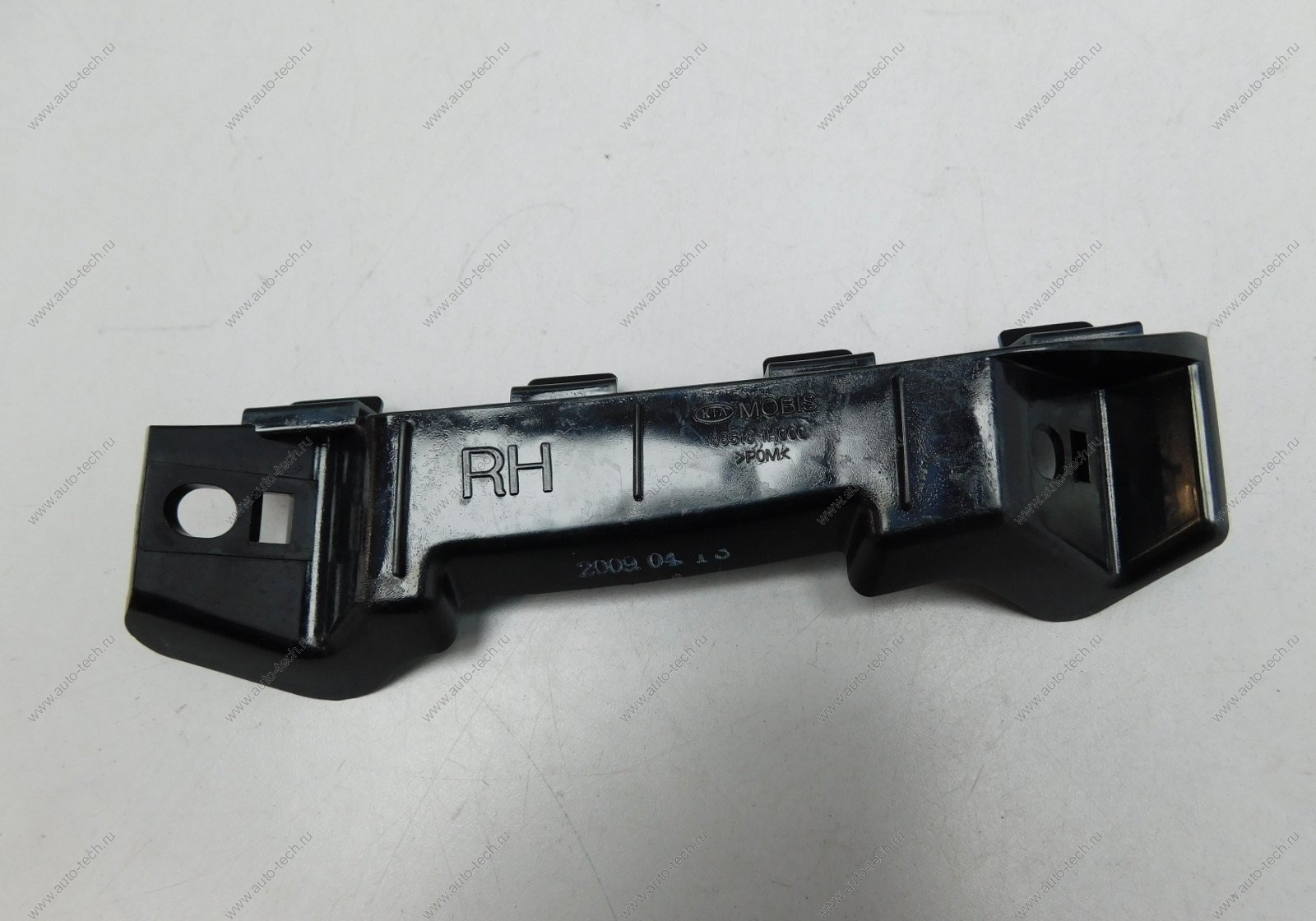Кронштейн под фару правый 2007-2009г Kia Ceed 2007-2011 KIA HYUNDAI Hyundai/KIA 865181H000