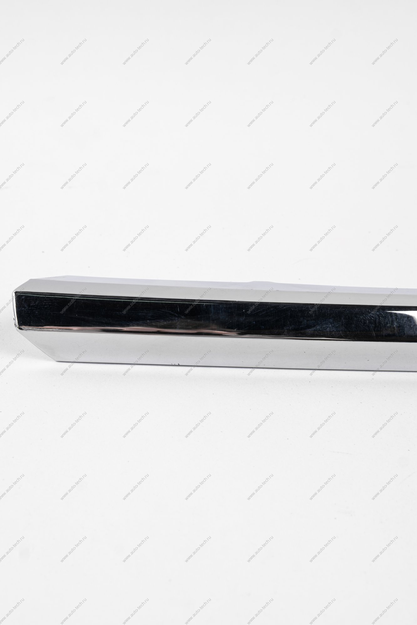 Молдинг переднего бампера верхний правый (хром) LADA Vesta FL/ Vesta SW Cross FL Россия Россия 8450040050