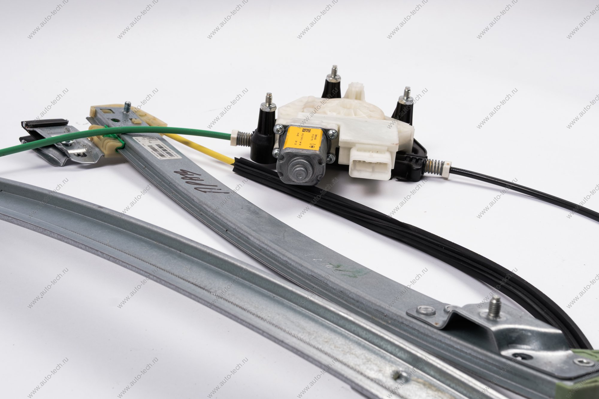 Электростеклоподъемник LADA Vesta NG передней двери правый 6 контактов (без упаковки) (BROSE) Lada LADA 8450040354