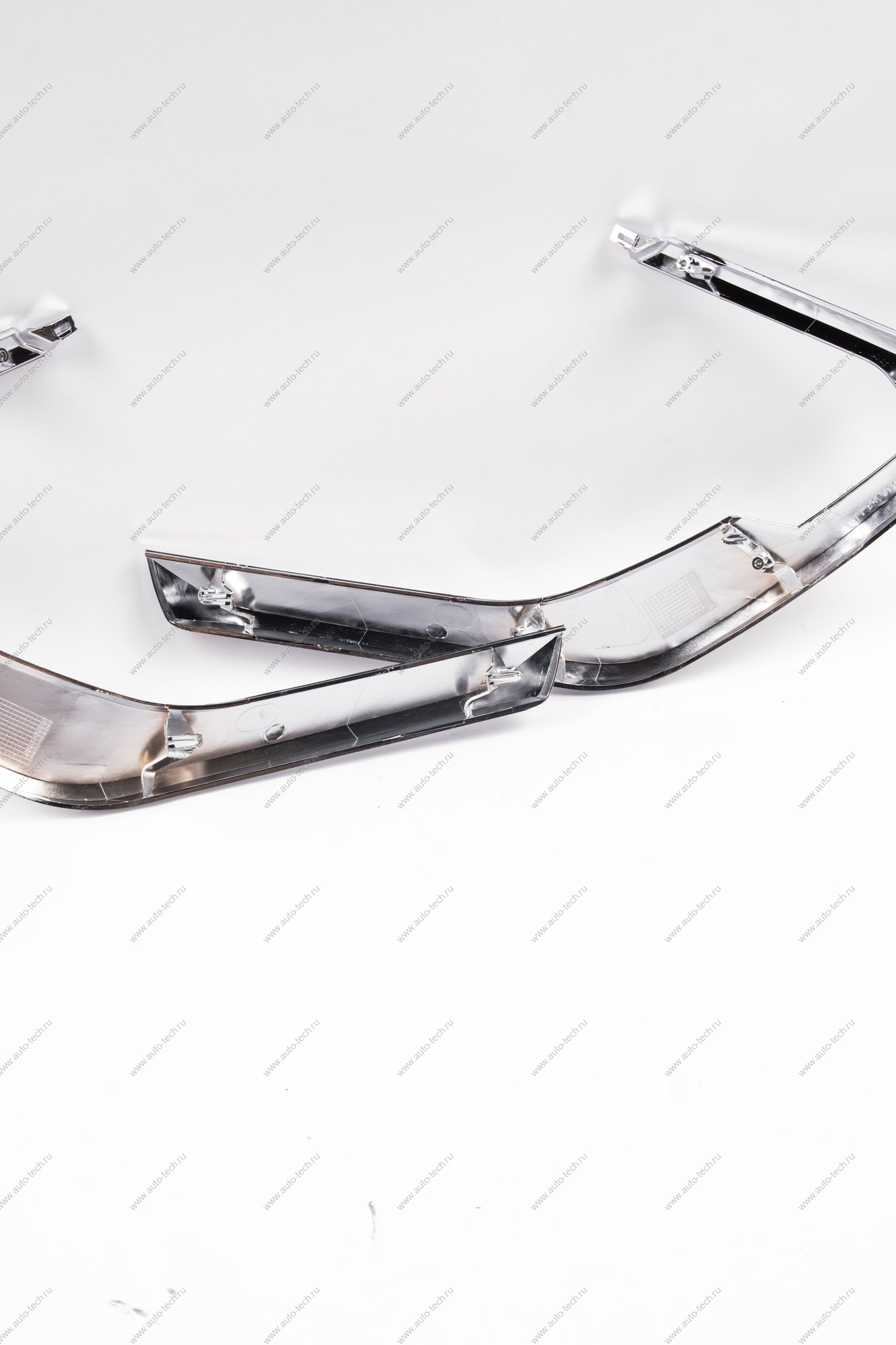 Молдинг переднего бампера к-т 4шт (хром) LADA Vesta FL Россия