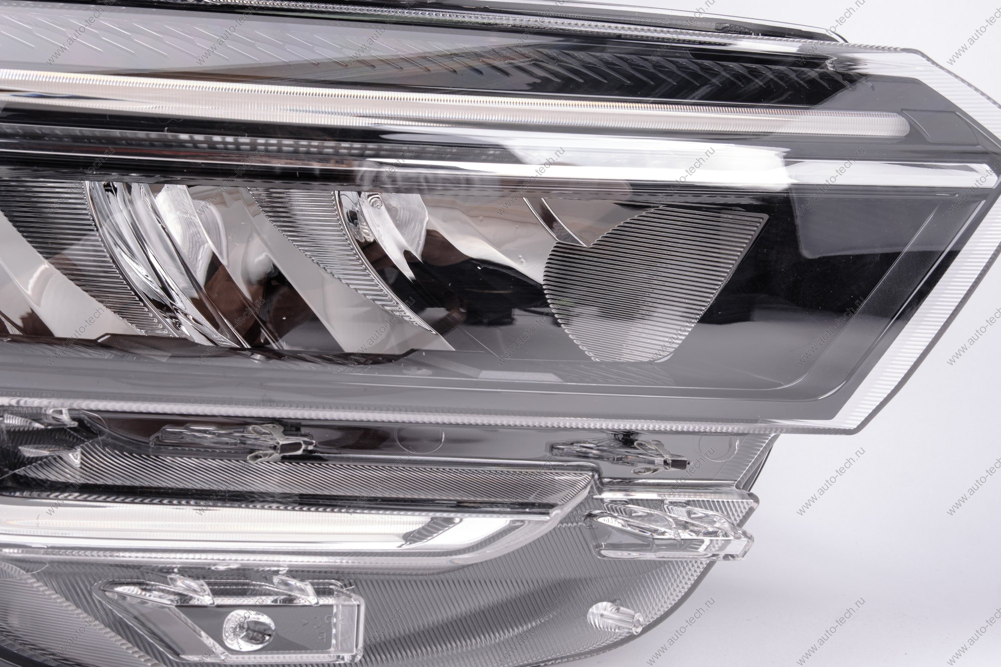 Фара правая светодиодная LADA Vesta NG ORIGINAL Lada LADA 8450040000