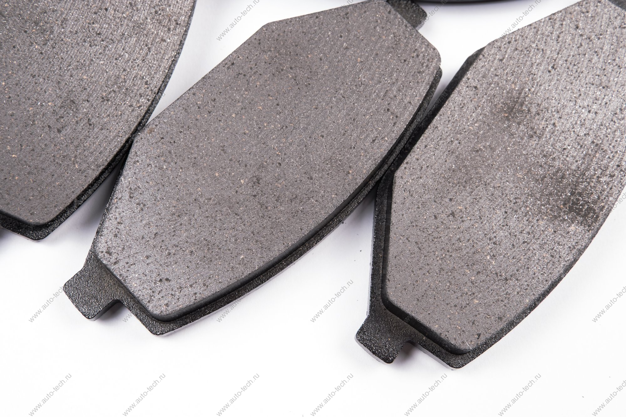 Колодки тормозные дисковые передние (керамические) Geely Coolray / Belgee X50 GEELY Geely 4048046400