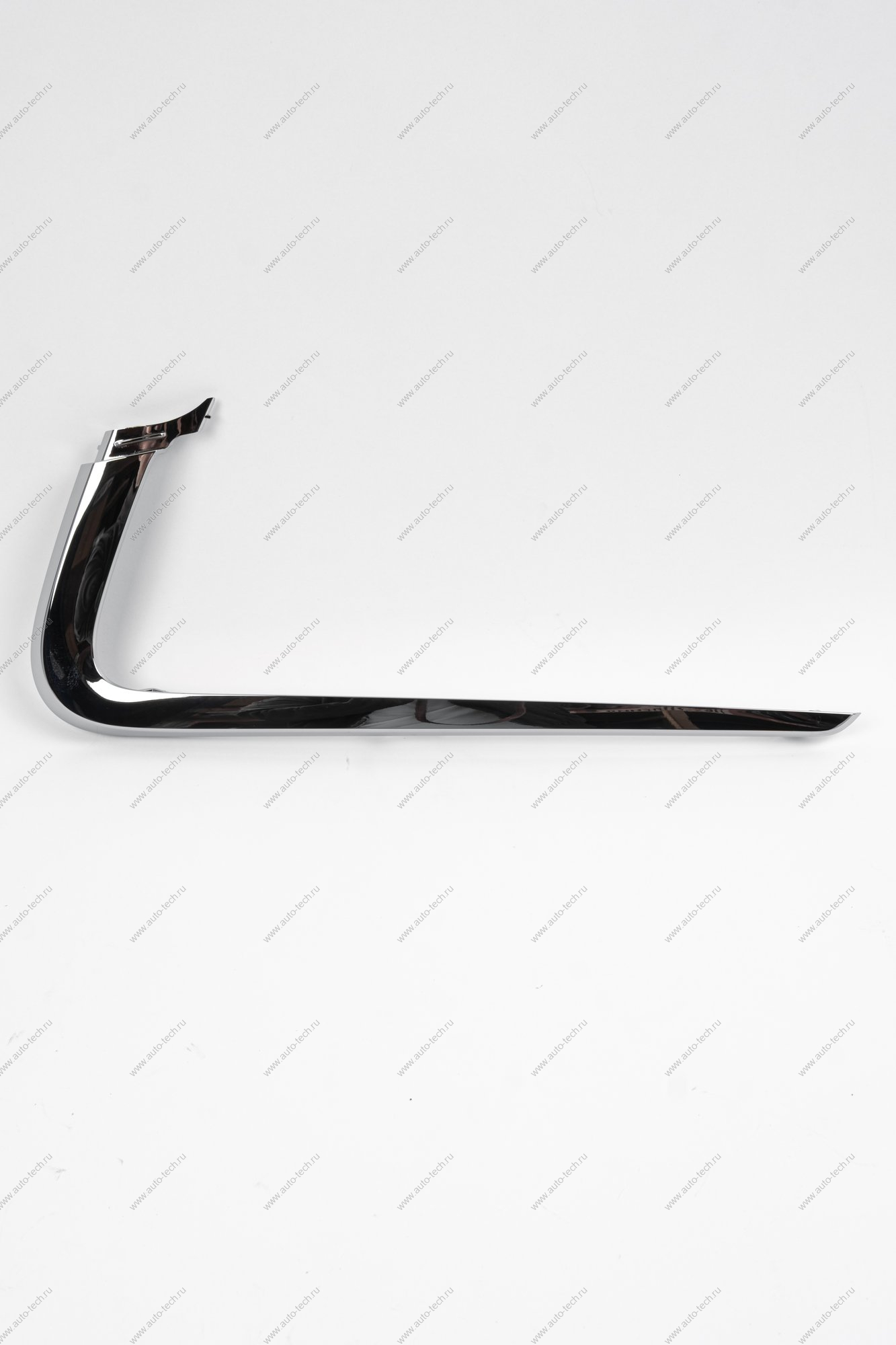 Молдинг LADA Vesta/Веста переднего бампера верхний правый хром Lada LADA 8450031564