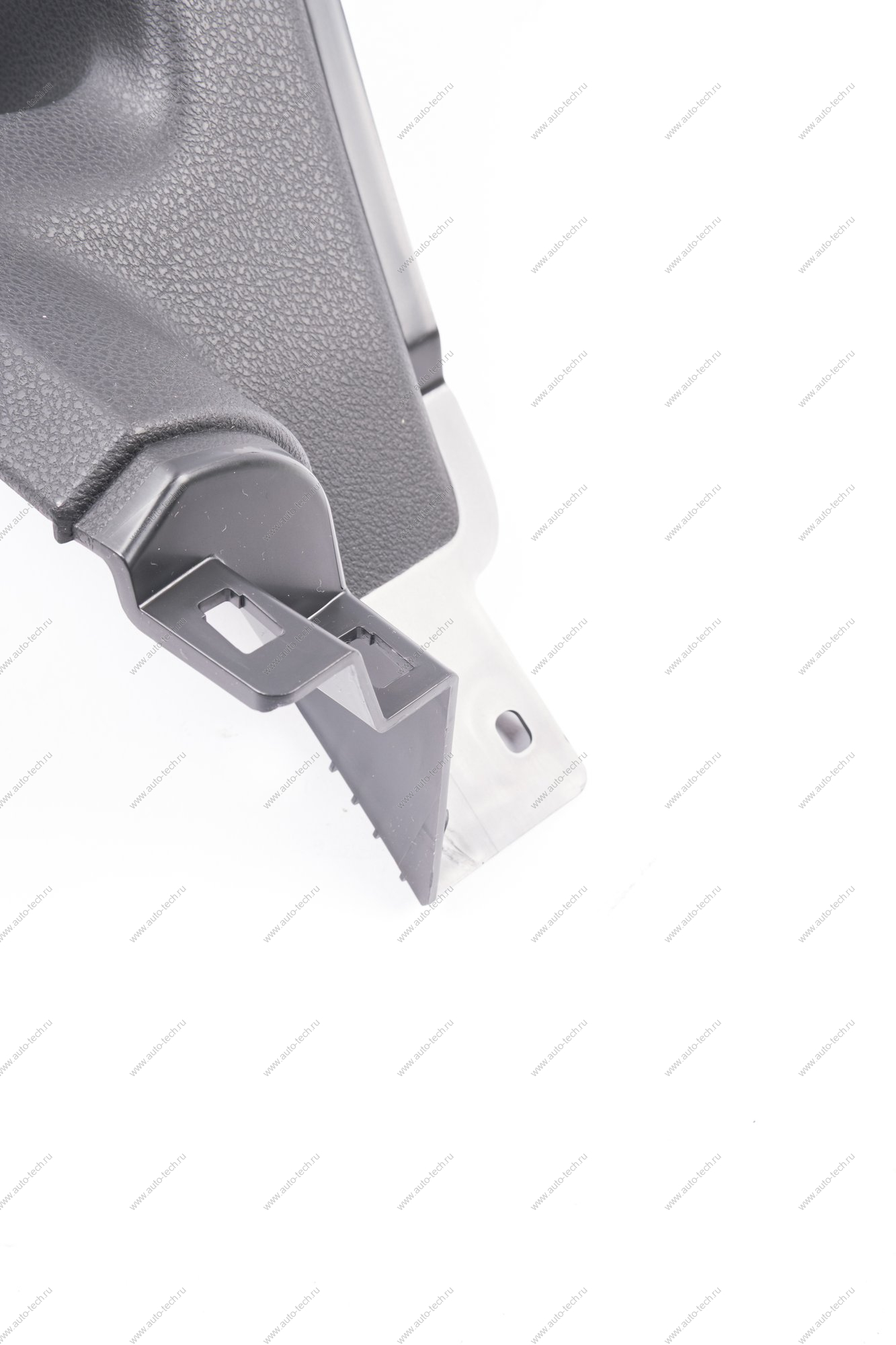 Облицовка порога пола задняя левая LADA Vesta/Веста (внутр.) Lada LADA 8450007256