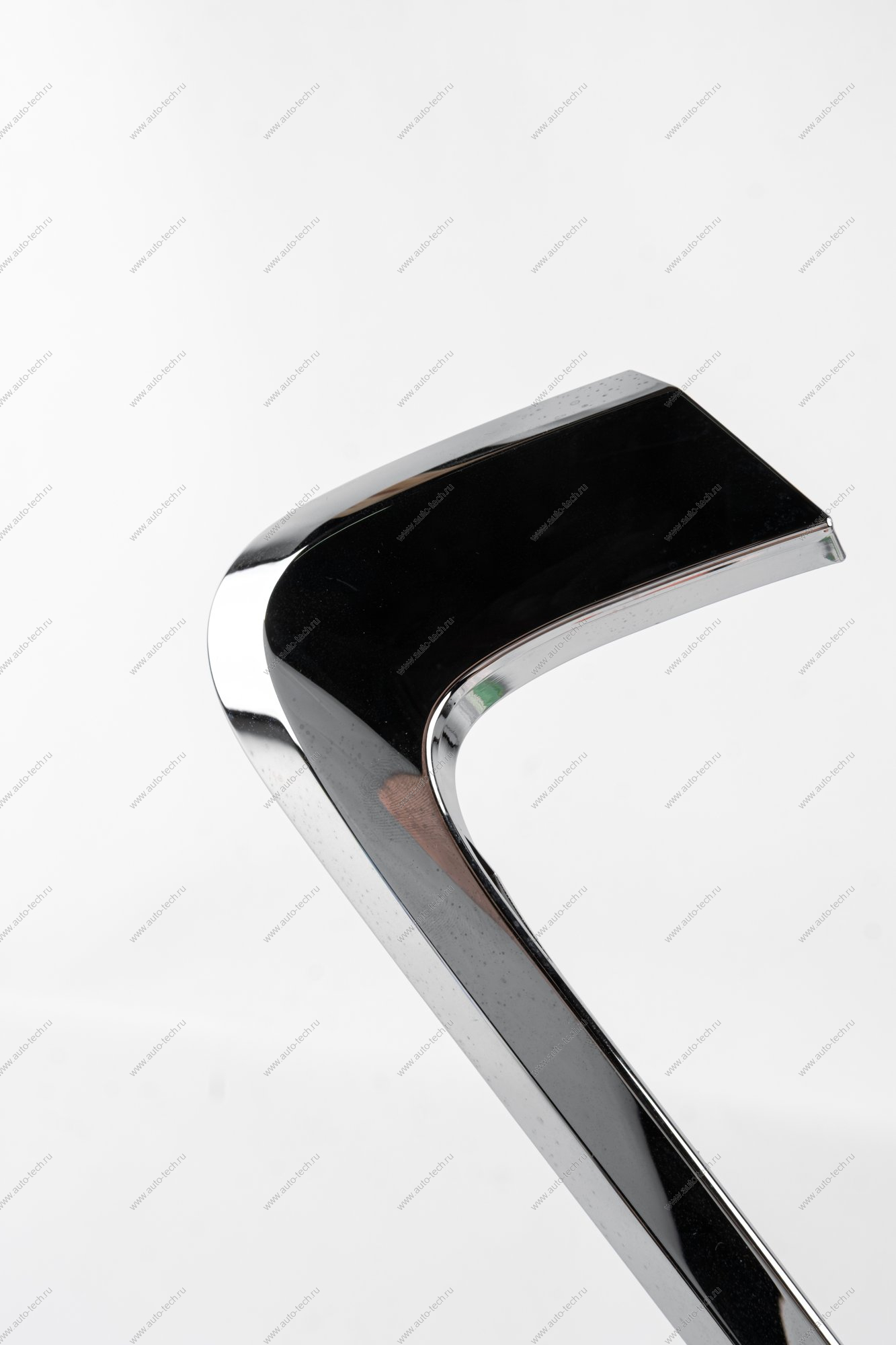 Молдинг переднего бампера верхний правый (FL) LADA GRANTA 2018- Lada LADA 8450100990