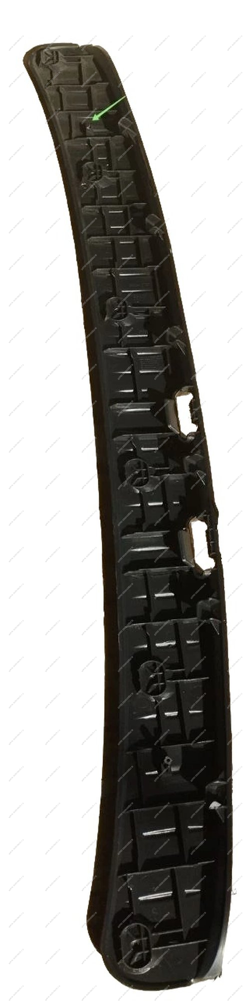 Накладка LADA Largus декоративная порога двери багажника (пластик) Lada LADA 8200415767