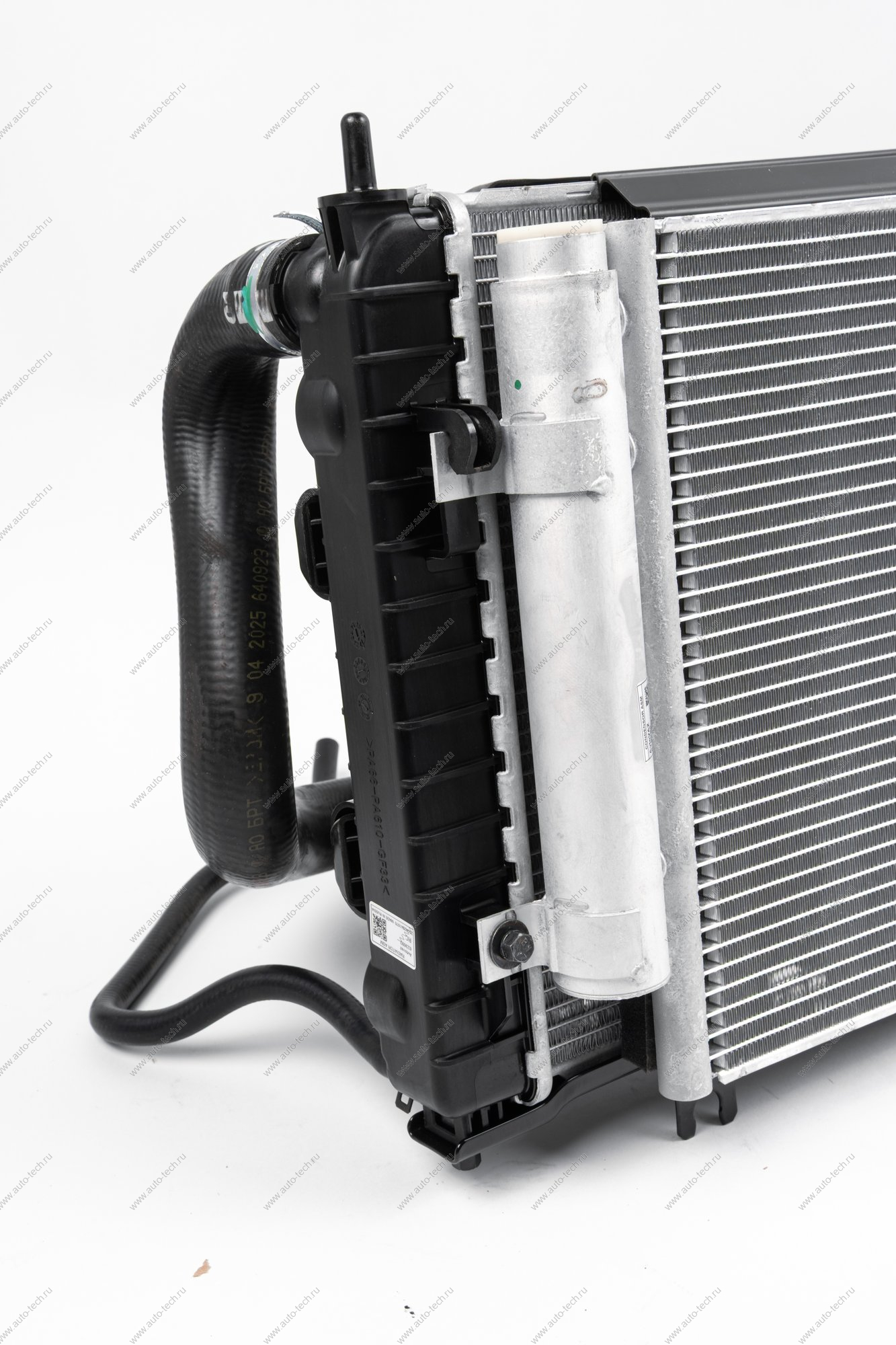 Радиатор охлаждения ВАЗ-2190/Datsun 2015- + рад.конд. с 1 эл. вент.и патрубками МКПП н/о в сборе Lada LADA 21903130000814