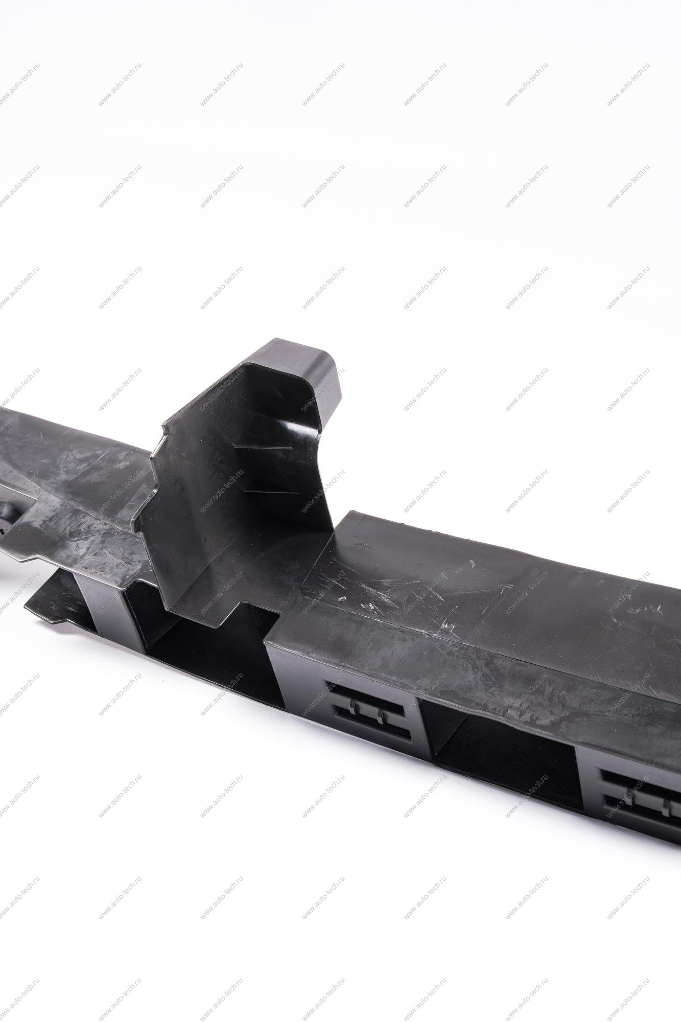 Усилитель LADA XRAY переднего бампера пластмасс Lada LADA 620900836R