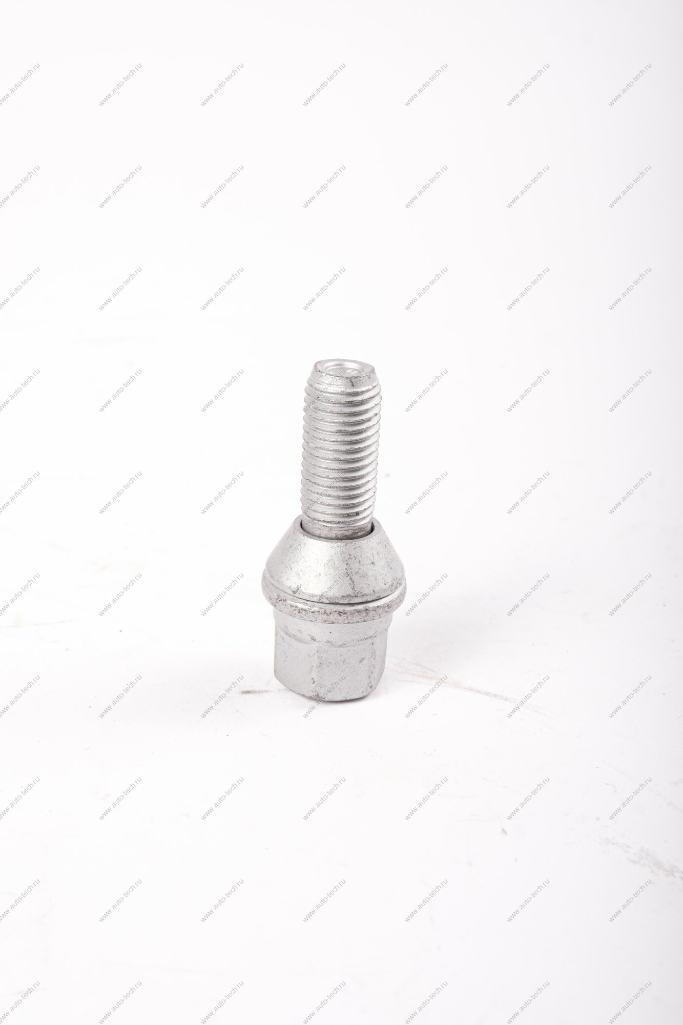 Болт LADA Largus крепления колеса ( под литой диск) SWAG SWAG 60927756