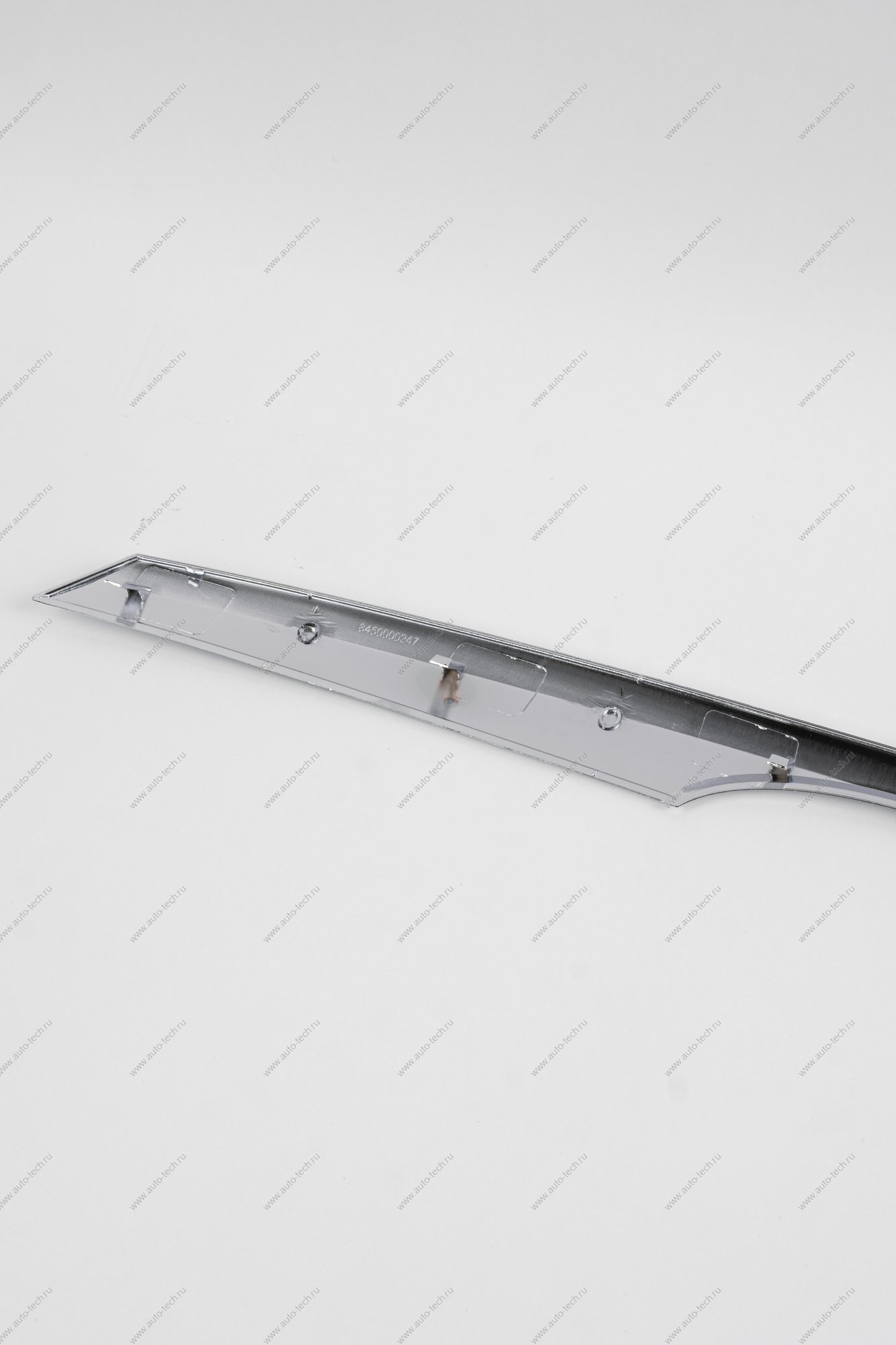 Молдинг решетки радиатора верхний (хром) LADA Largus Россия Россия 8450000246